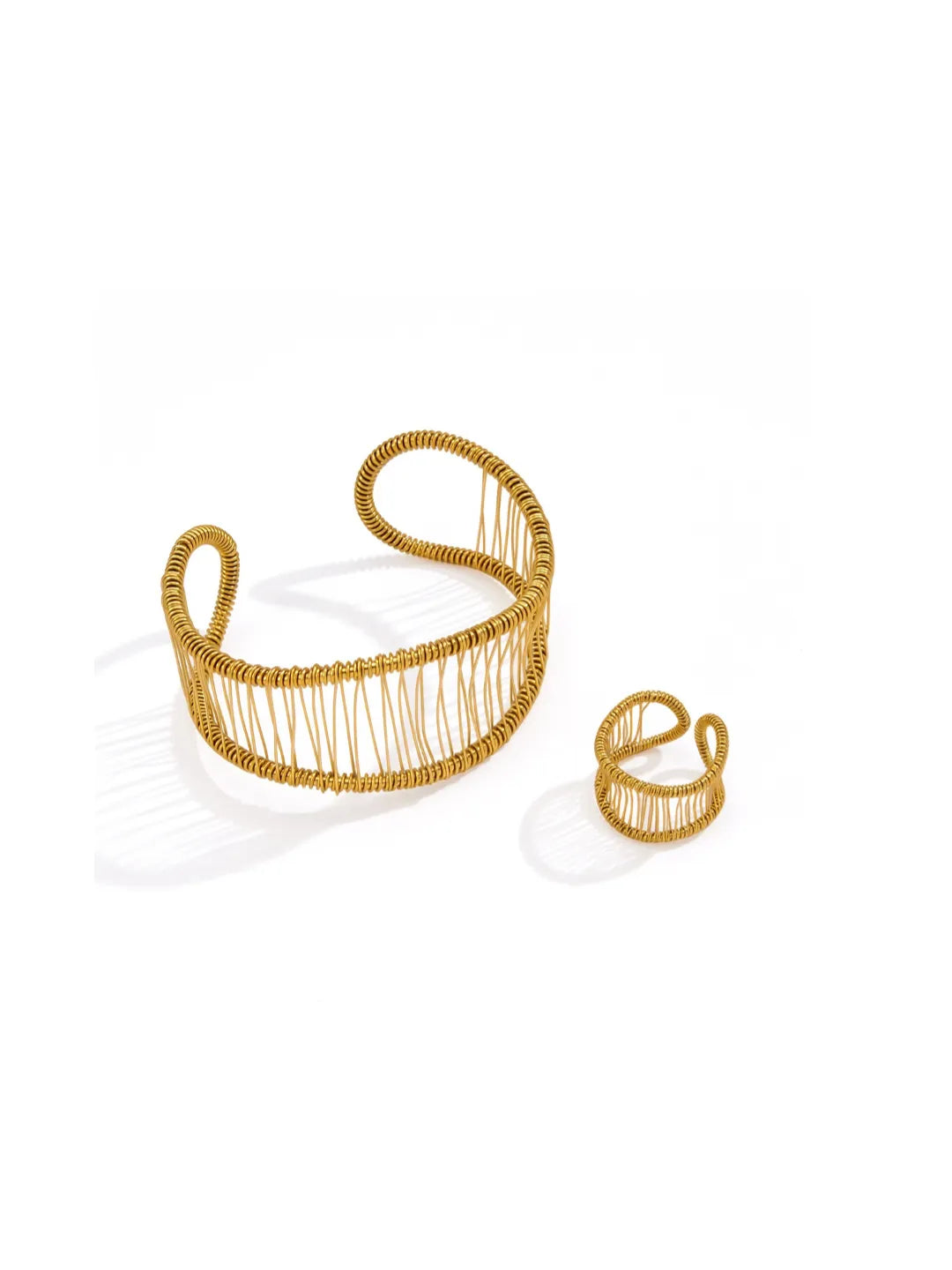 SCULPT LINE BANGLE