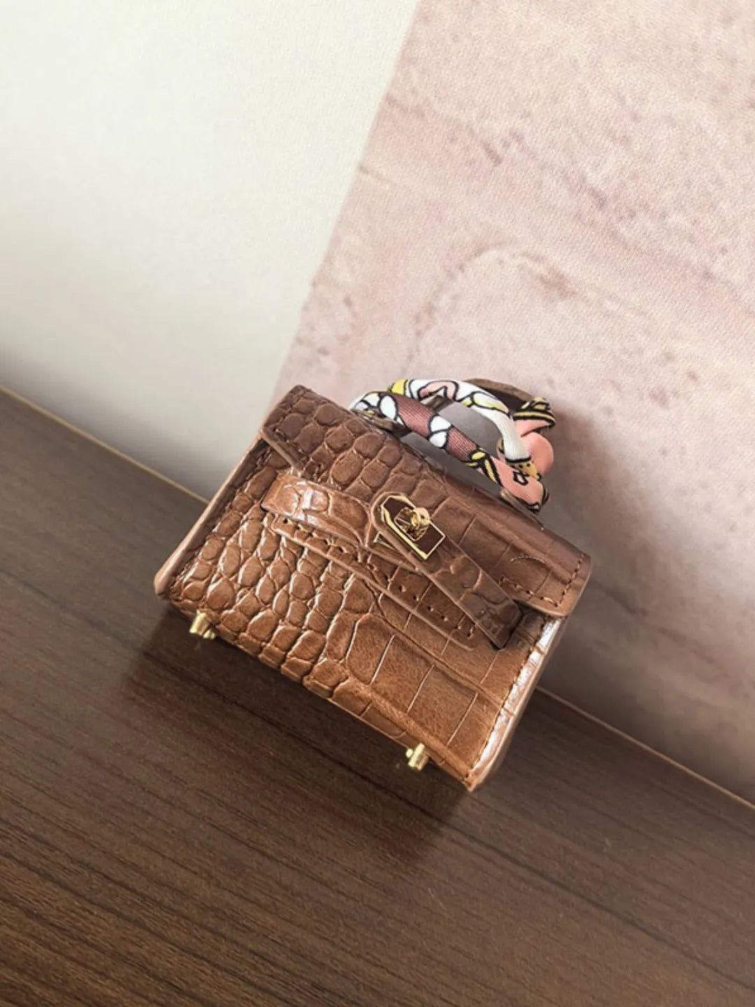 AMBER HANDLE BAG