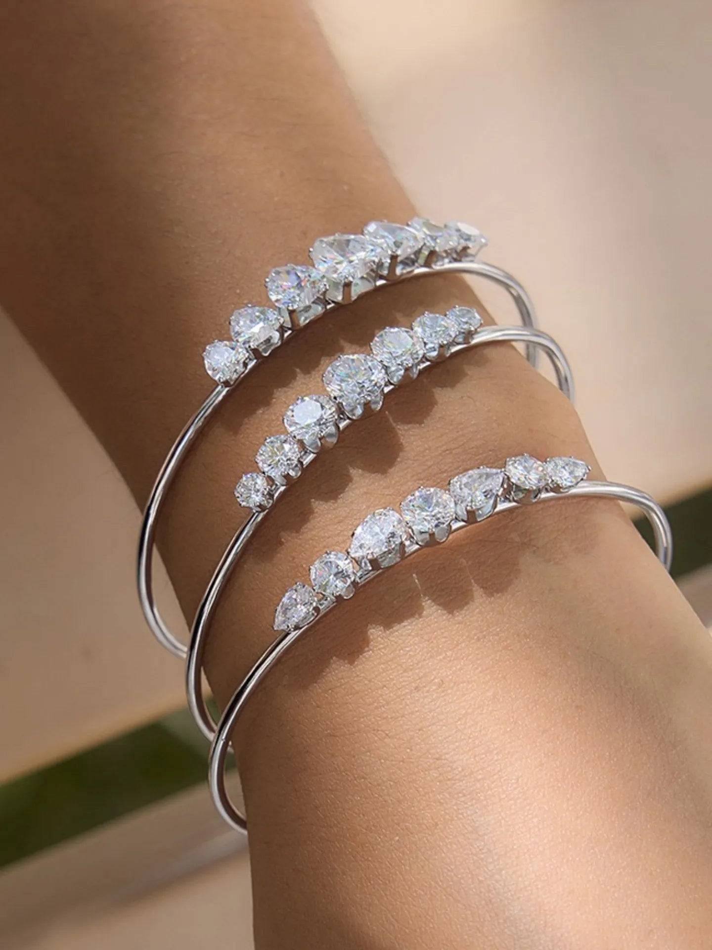VALERIA CRYSTAL BANGLE