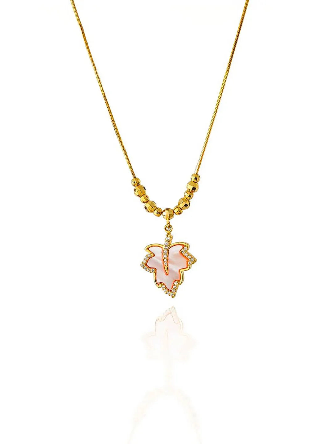 MAPLE LEAF SHELL NECKLACE