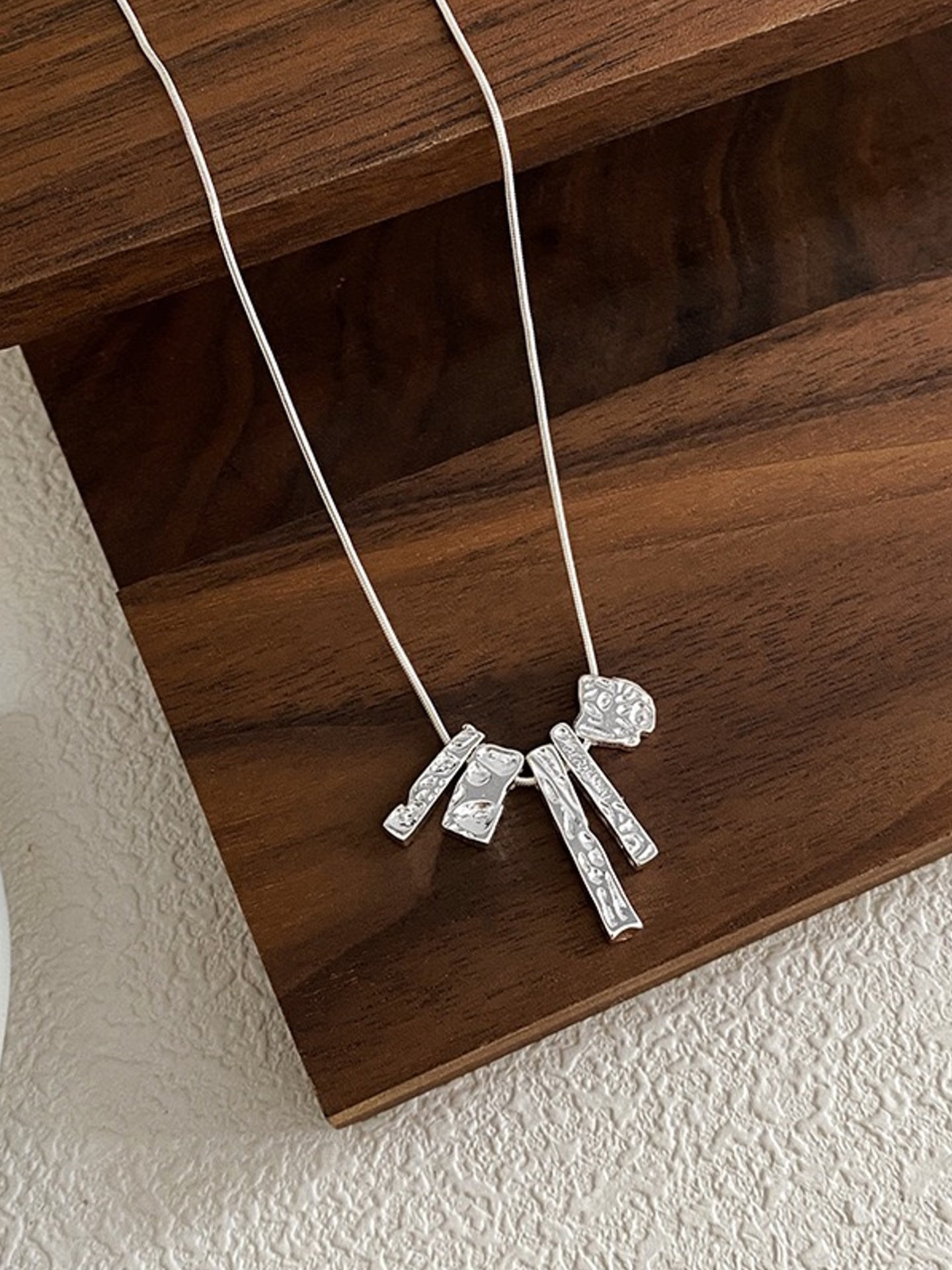 GEOMETRIC LAVA NECKLACE