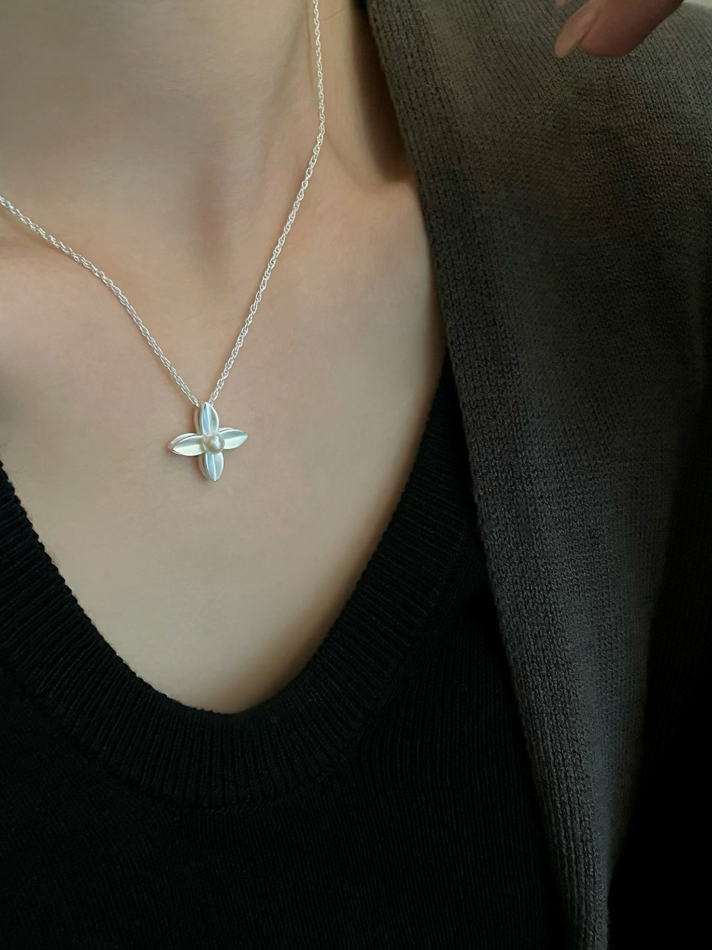 FOUR-LEAF NECKLACE