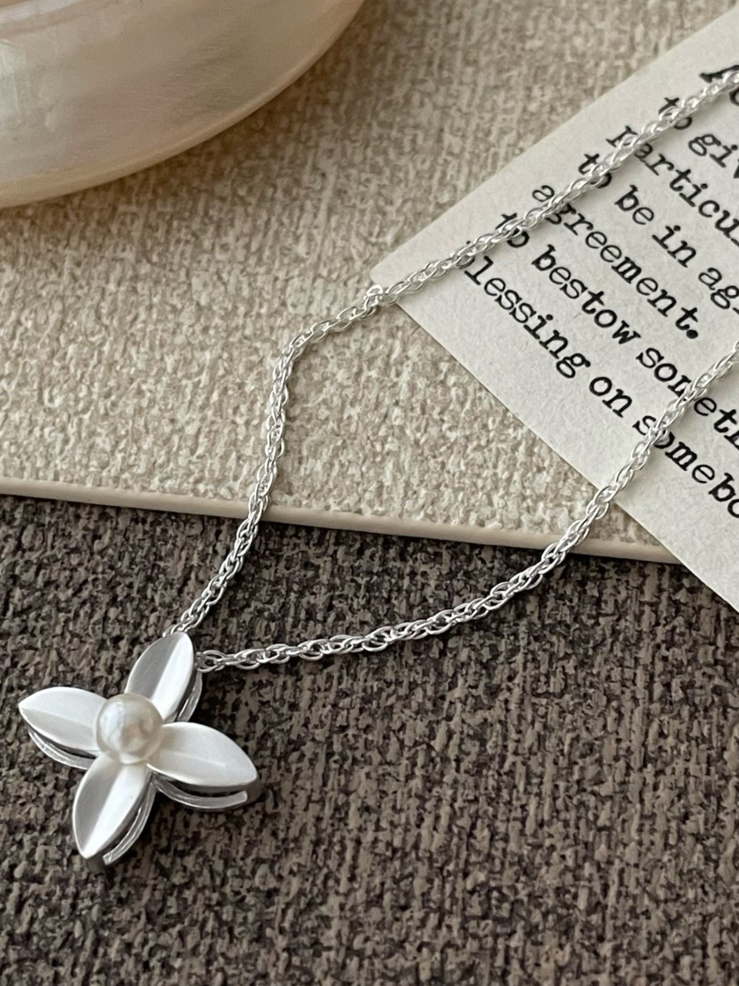COLLIER À QUATRE FEUILLES