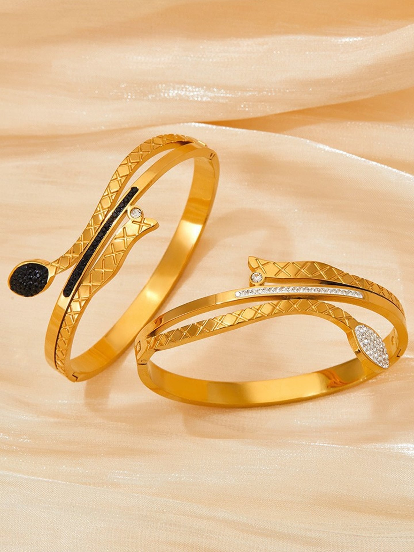 SERPENTINE BRACELET