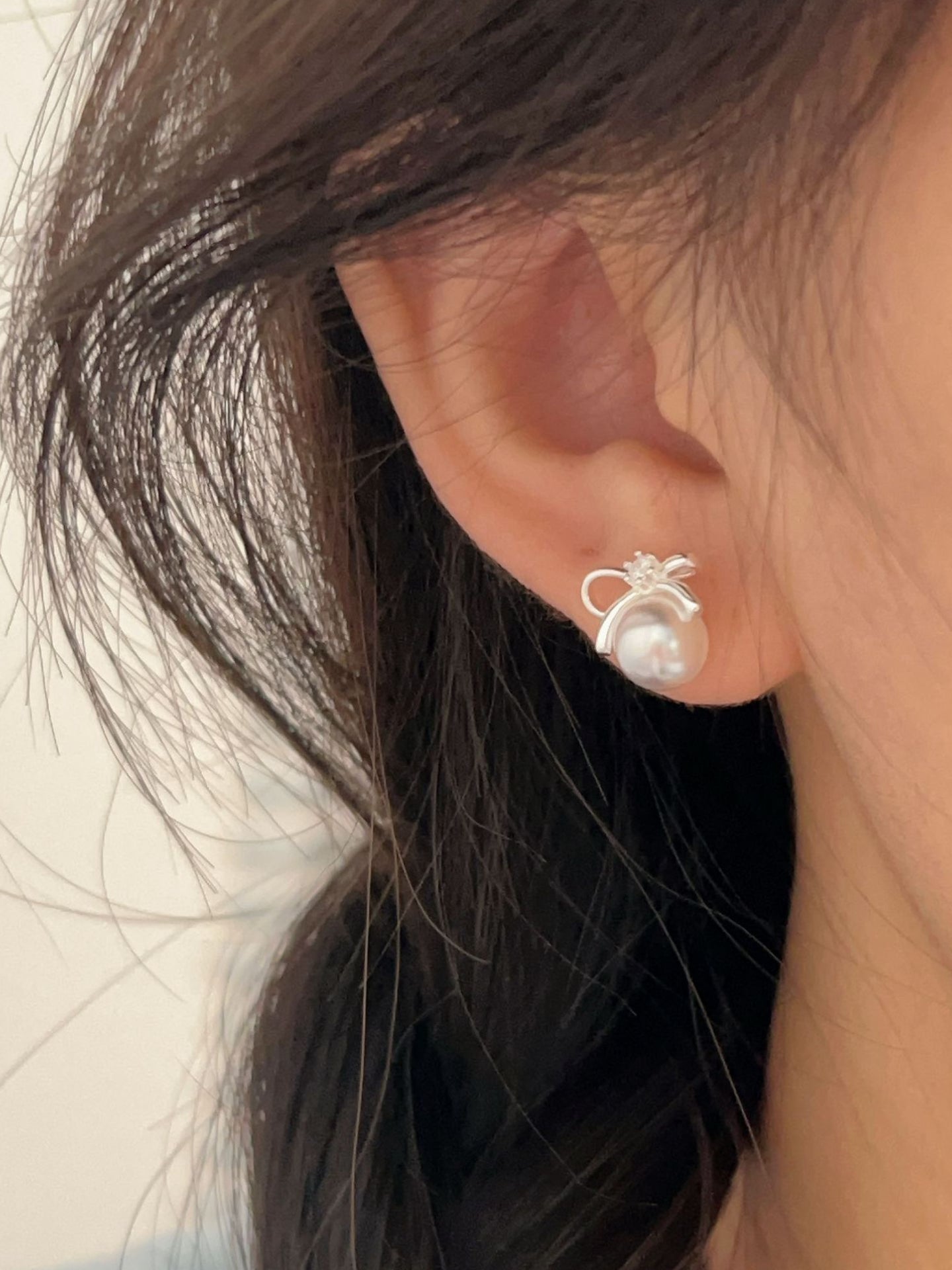 BOW PEARL EARRINGS