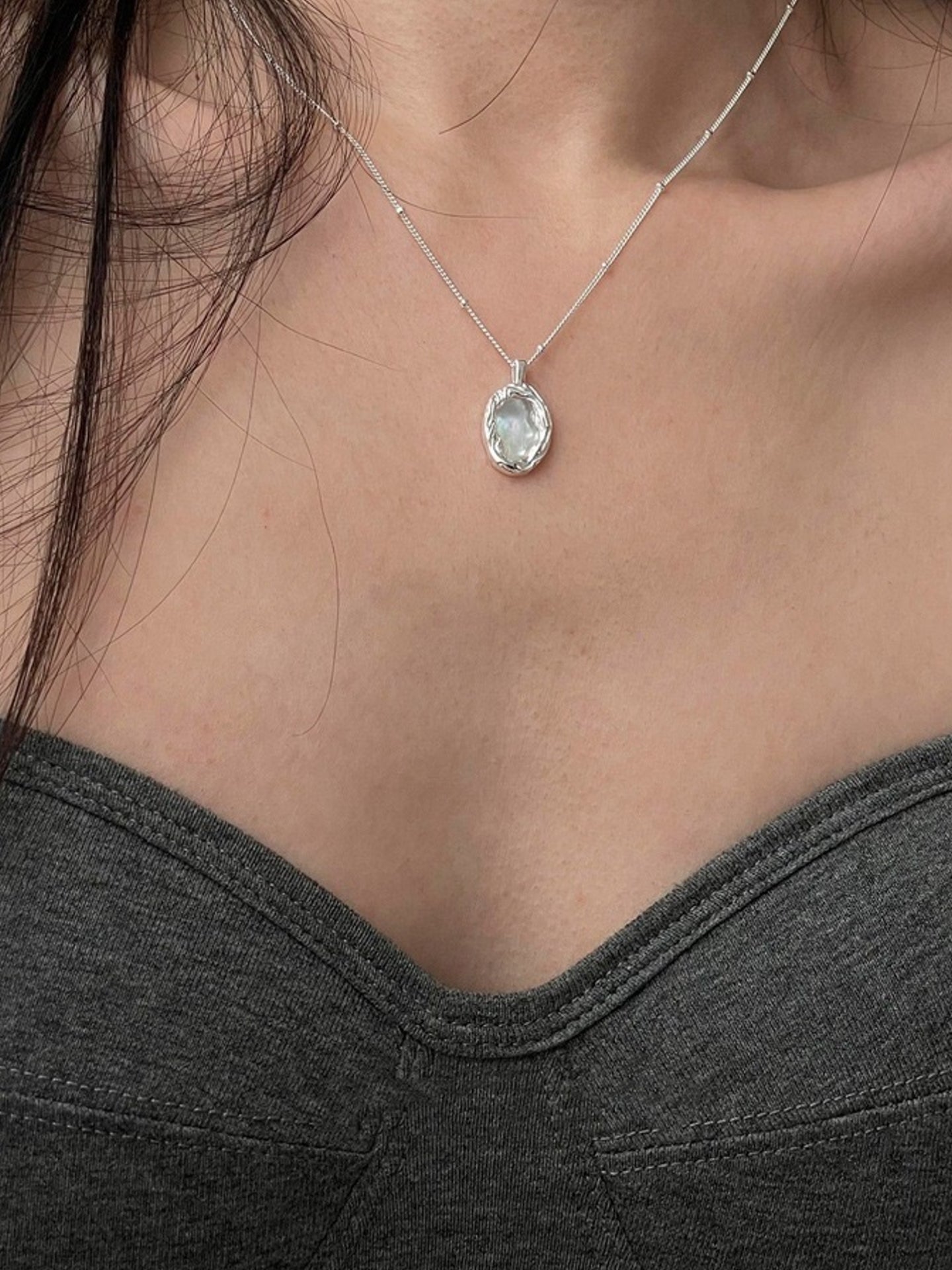 ホログラフィックネックレス