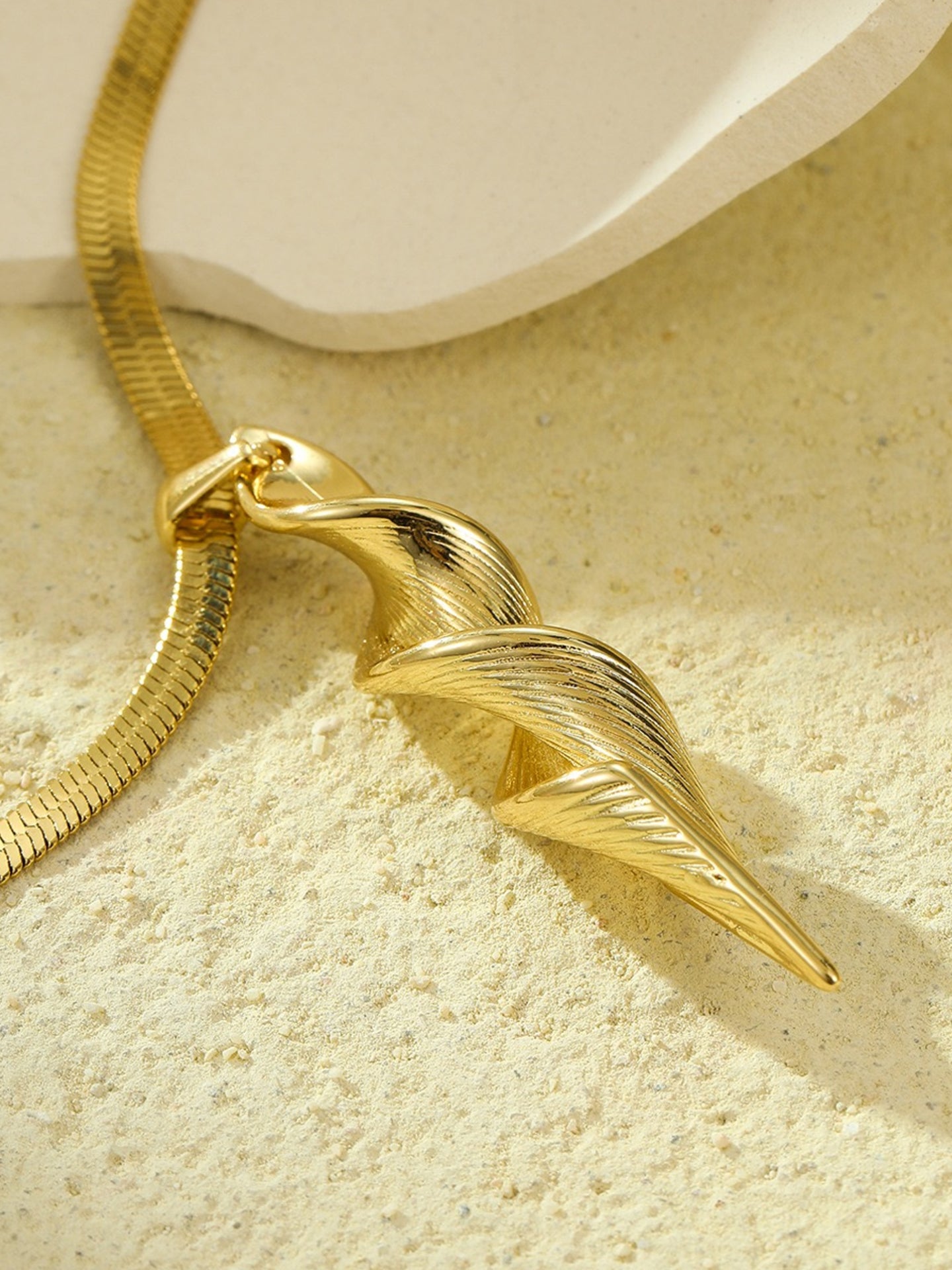 NEO FORGE NECKLACE