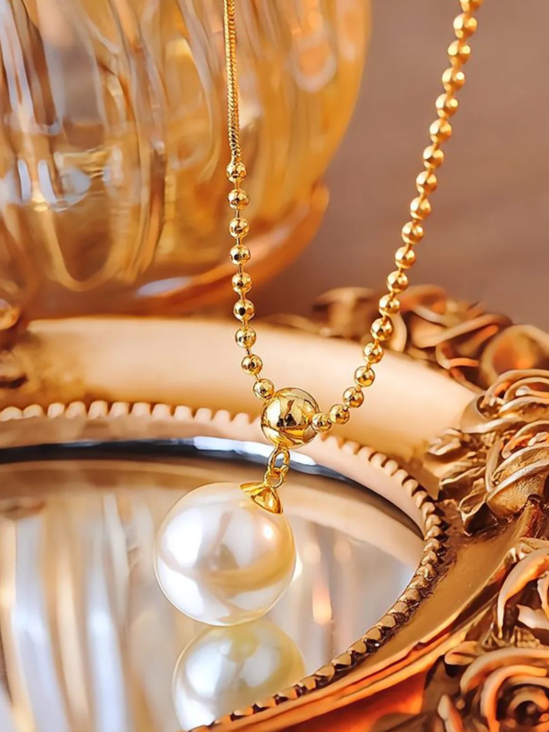 CLASSIC CHIC NECKLACE