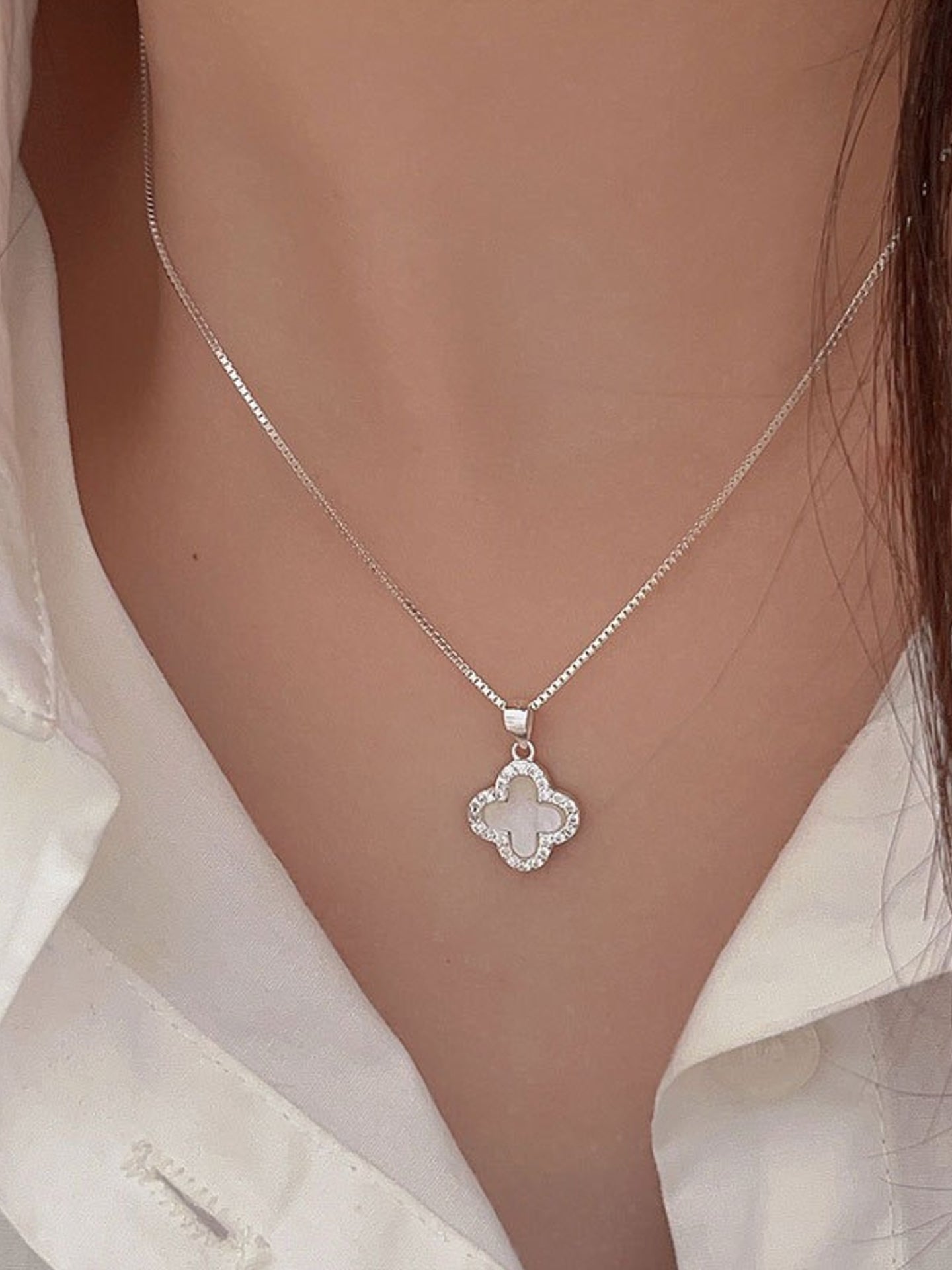 CLOVER NECKLACE