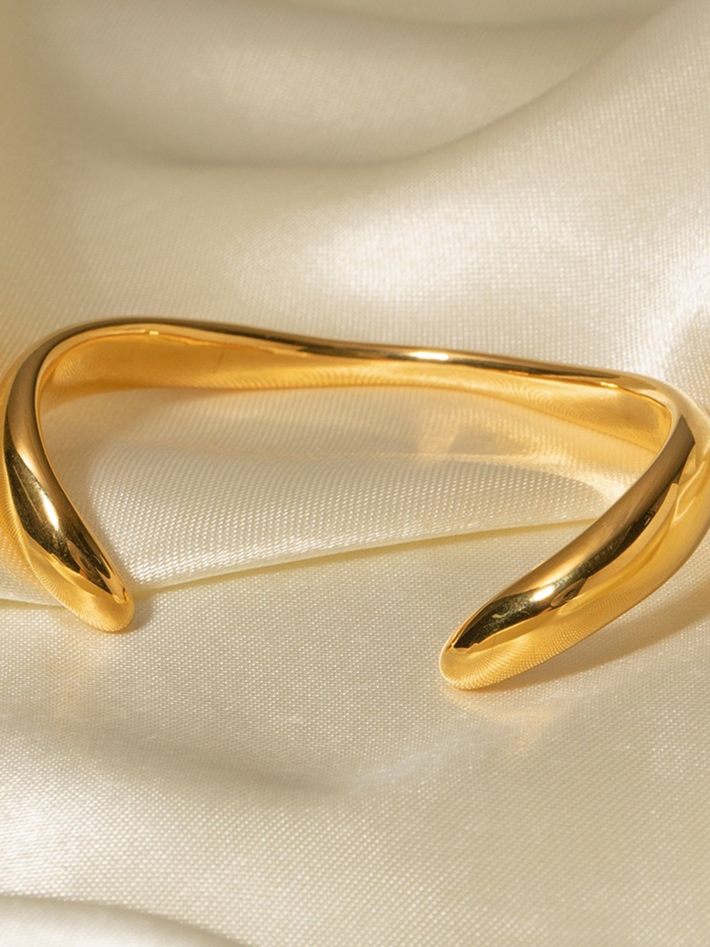 IRREGULAR BRACELET