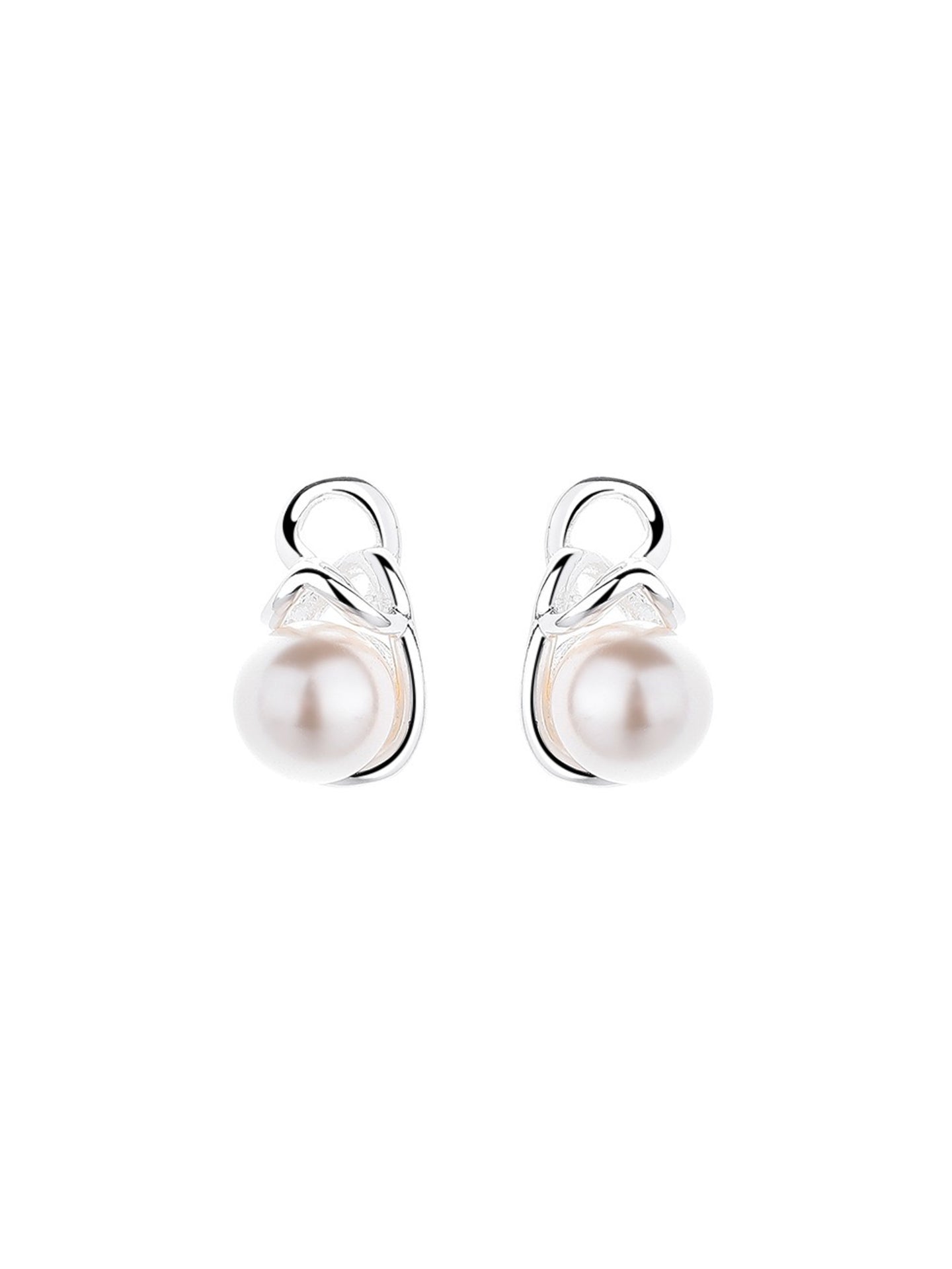 FINE PEARL STUDS