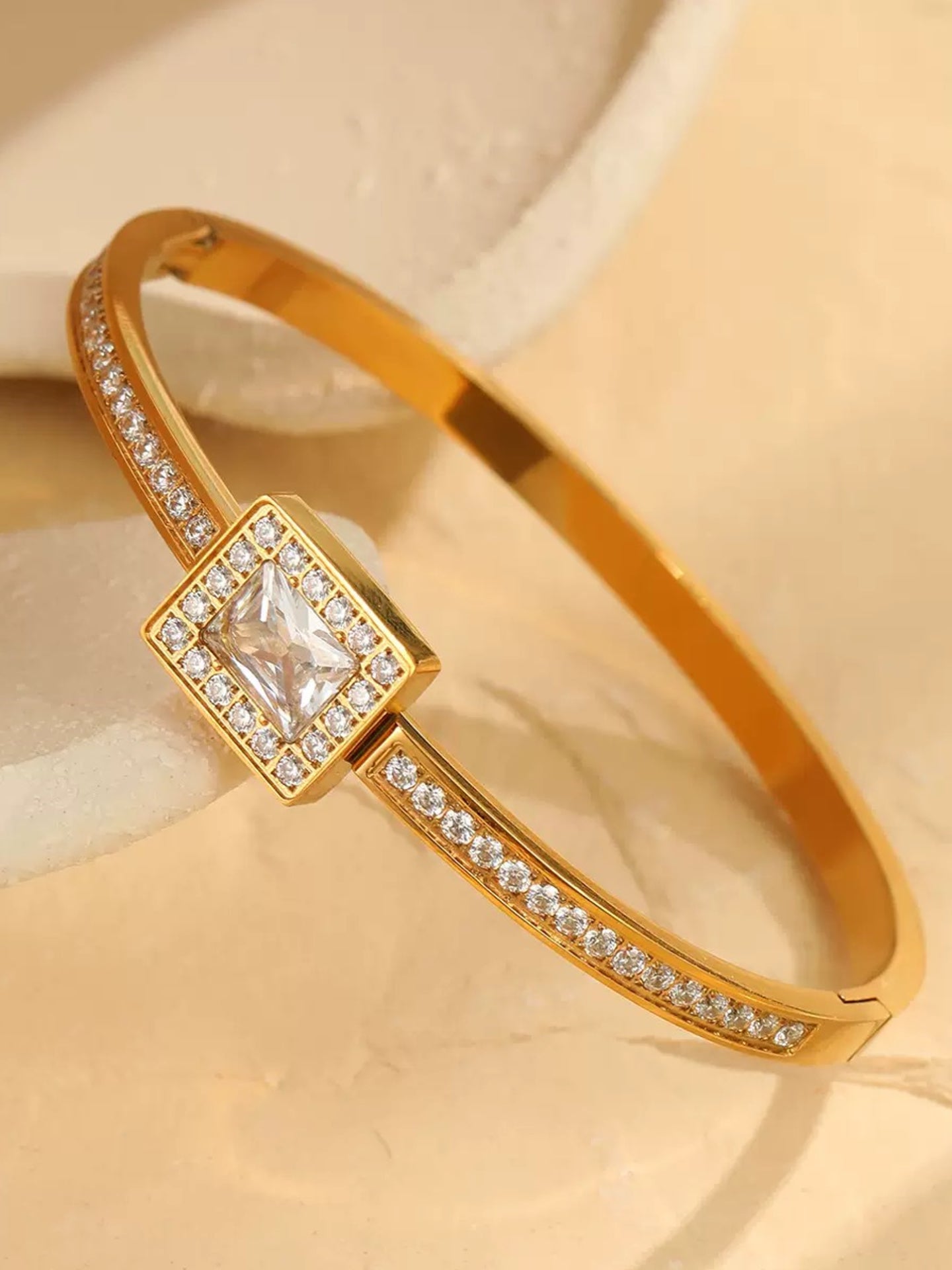ZIRCON BANGLE