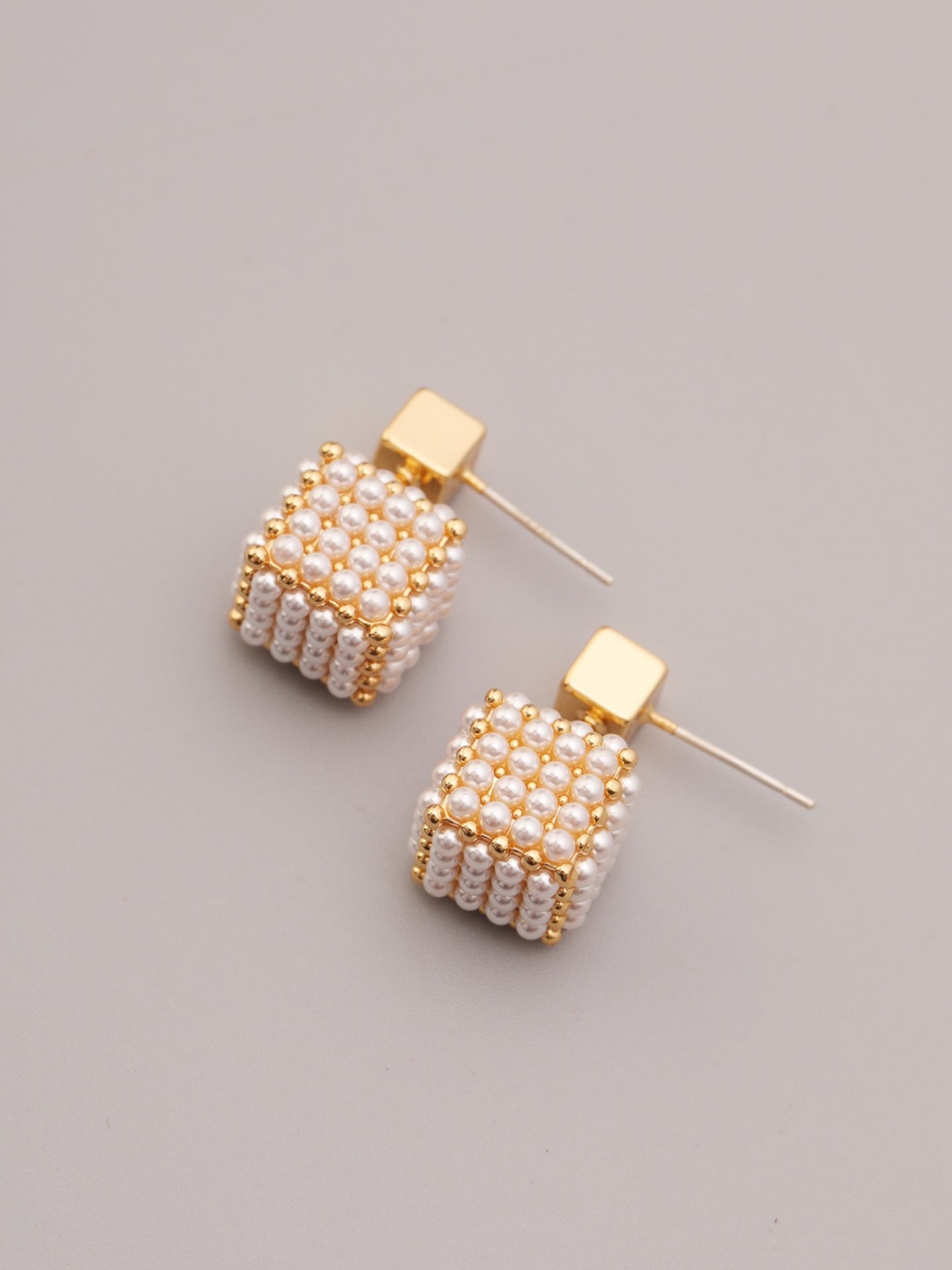 3D PEARL EARRINGS