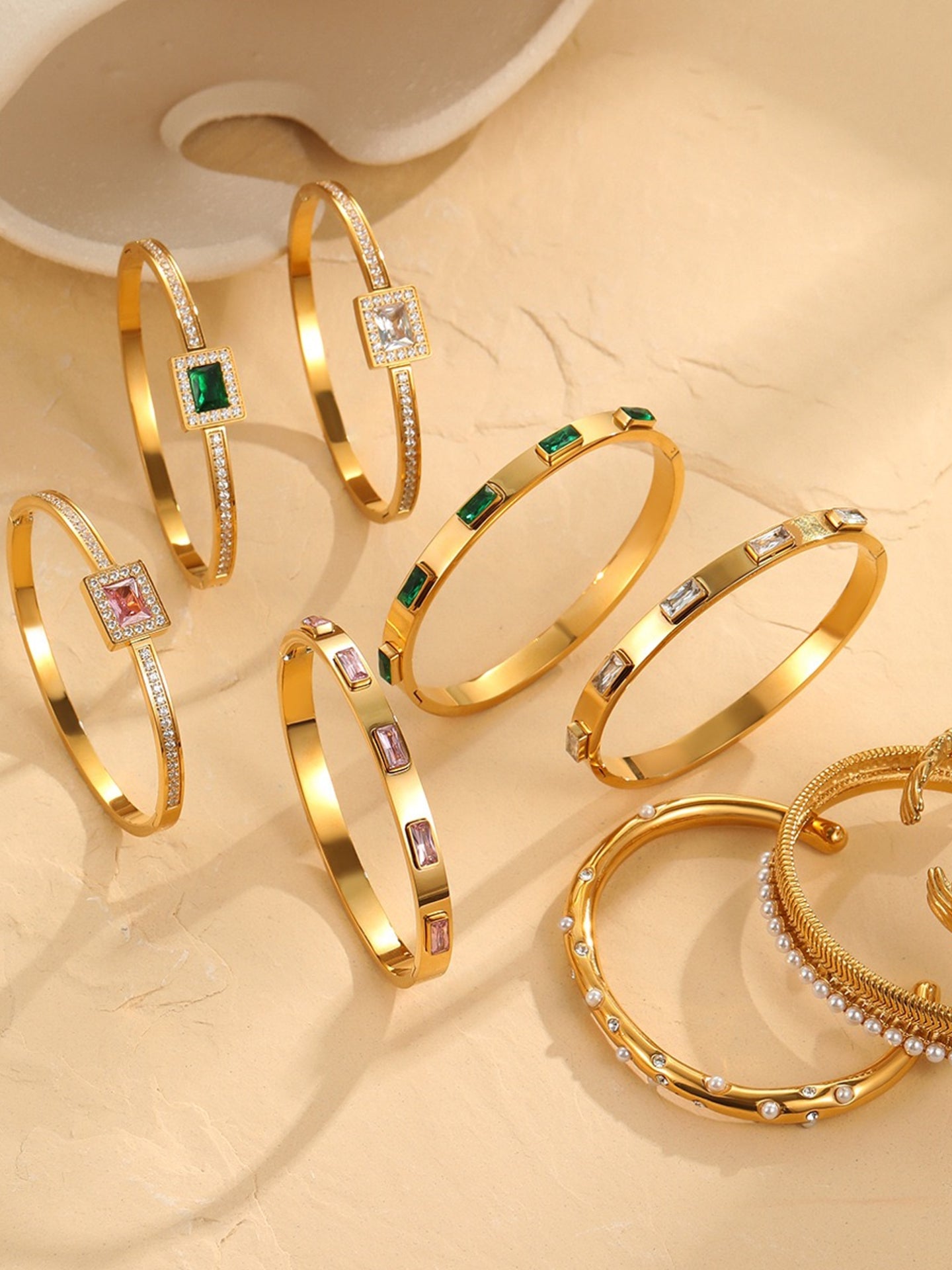 ZIRCON BANGLE
