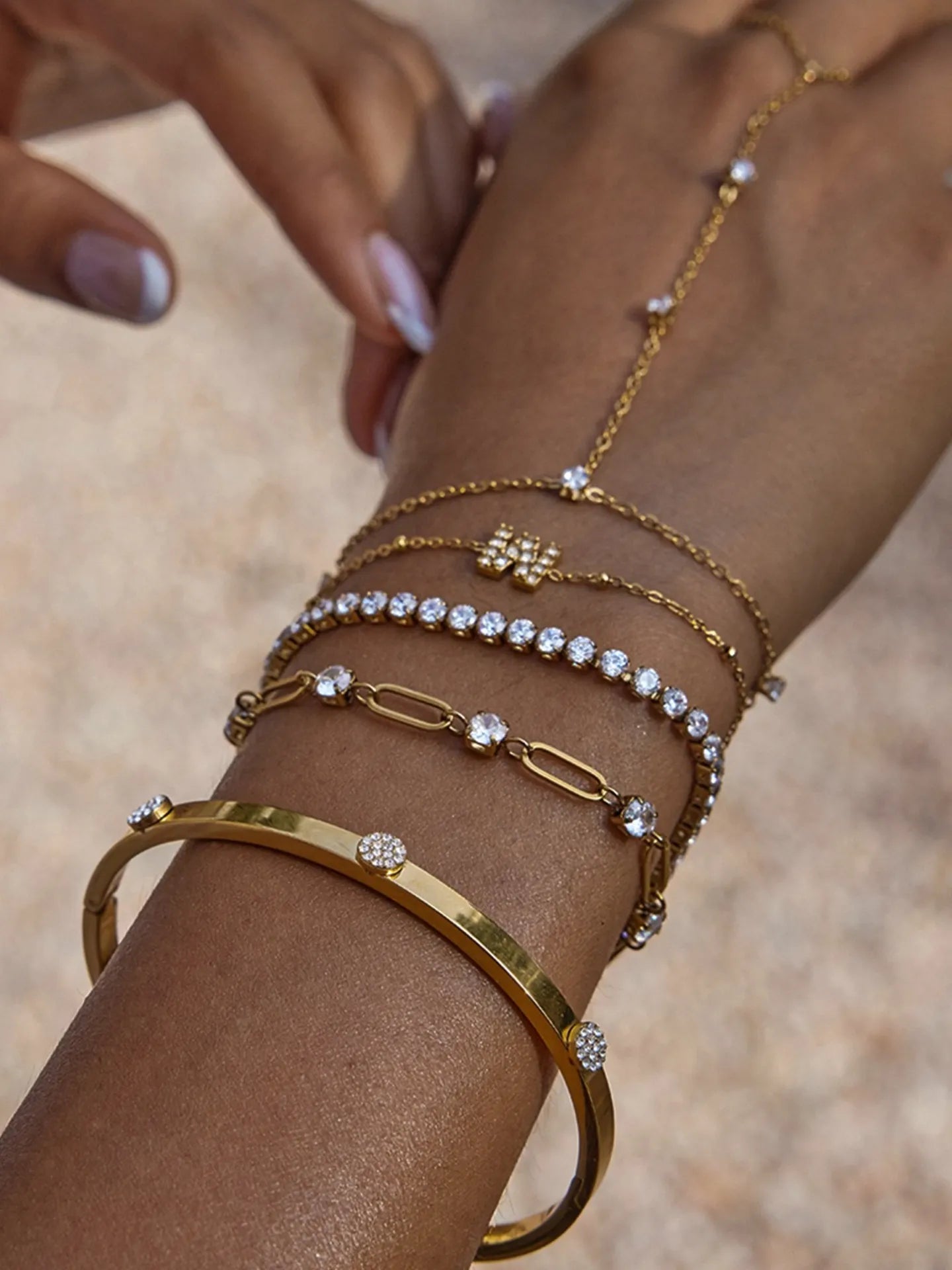 HAND CHAIN BRACELET