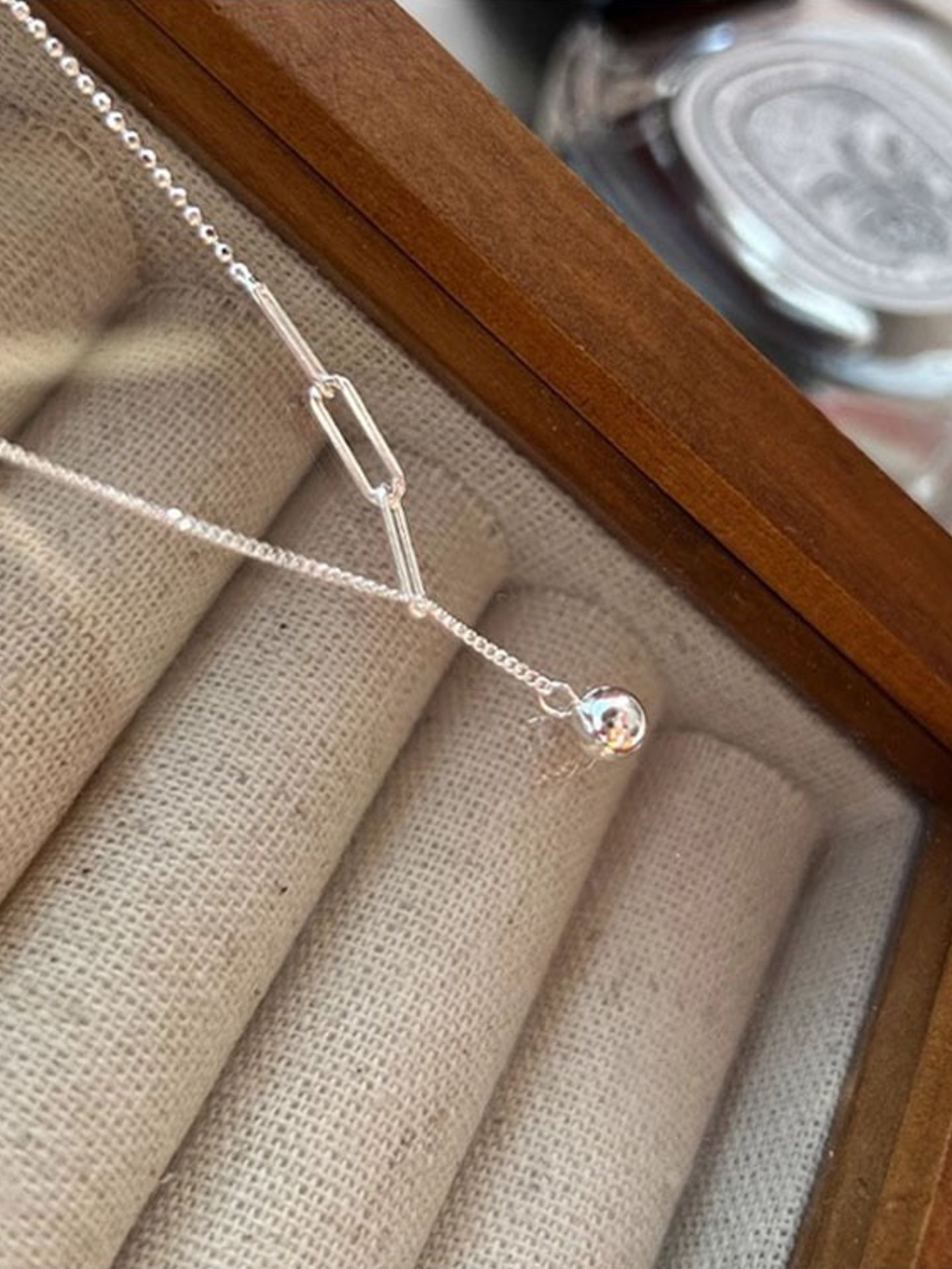 BALL FRINGE NECKLACE