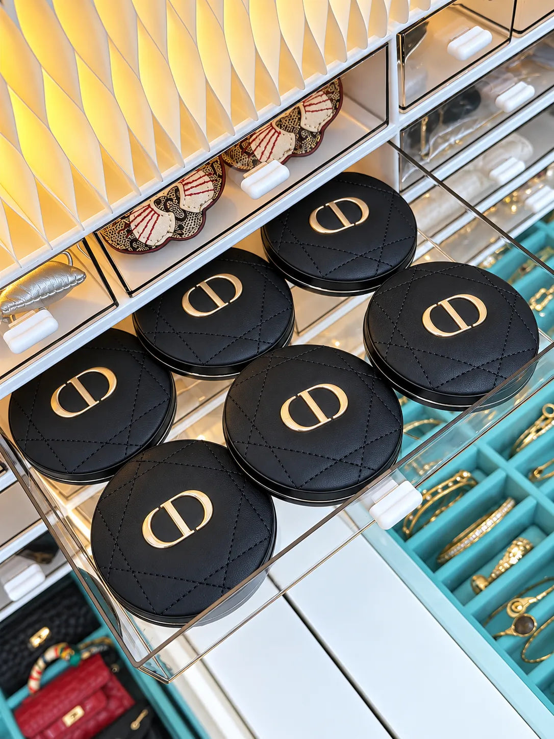 QUEEN’S LUXE SCOOP