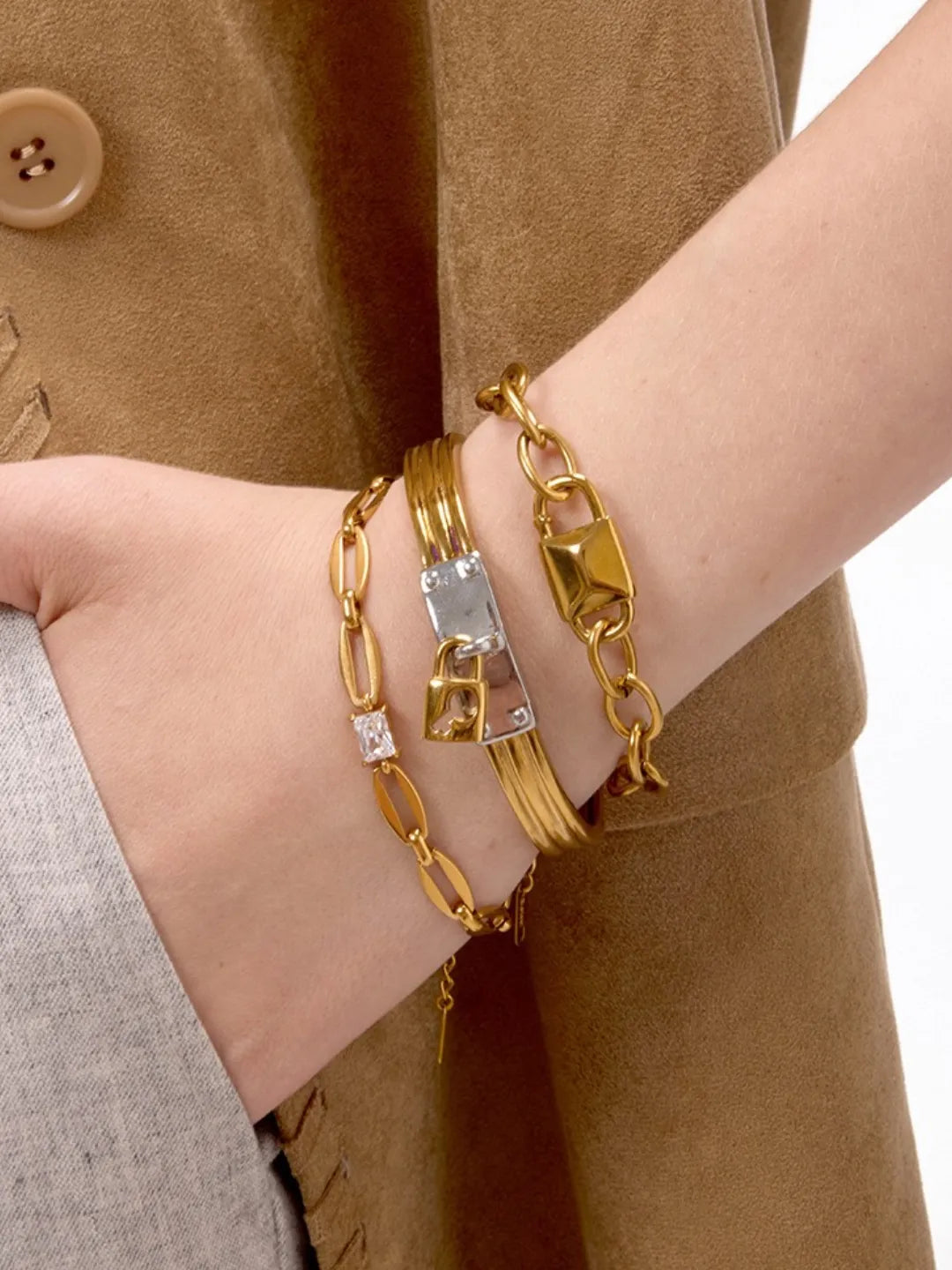 SECURE LUXE BANGLE