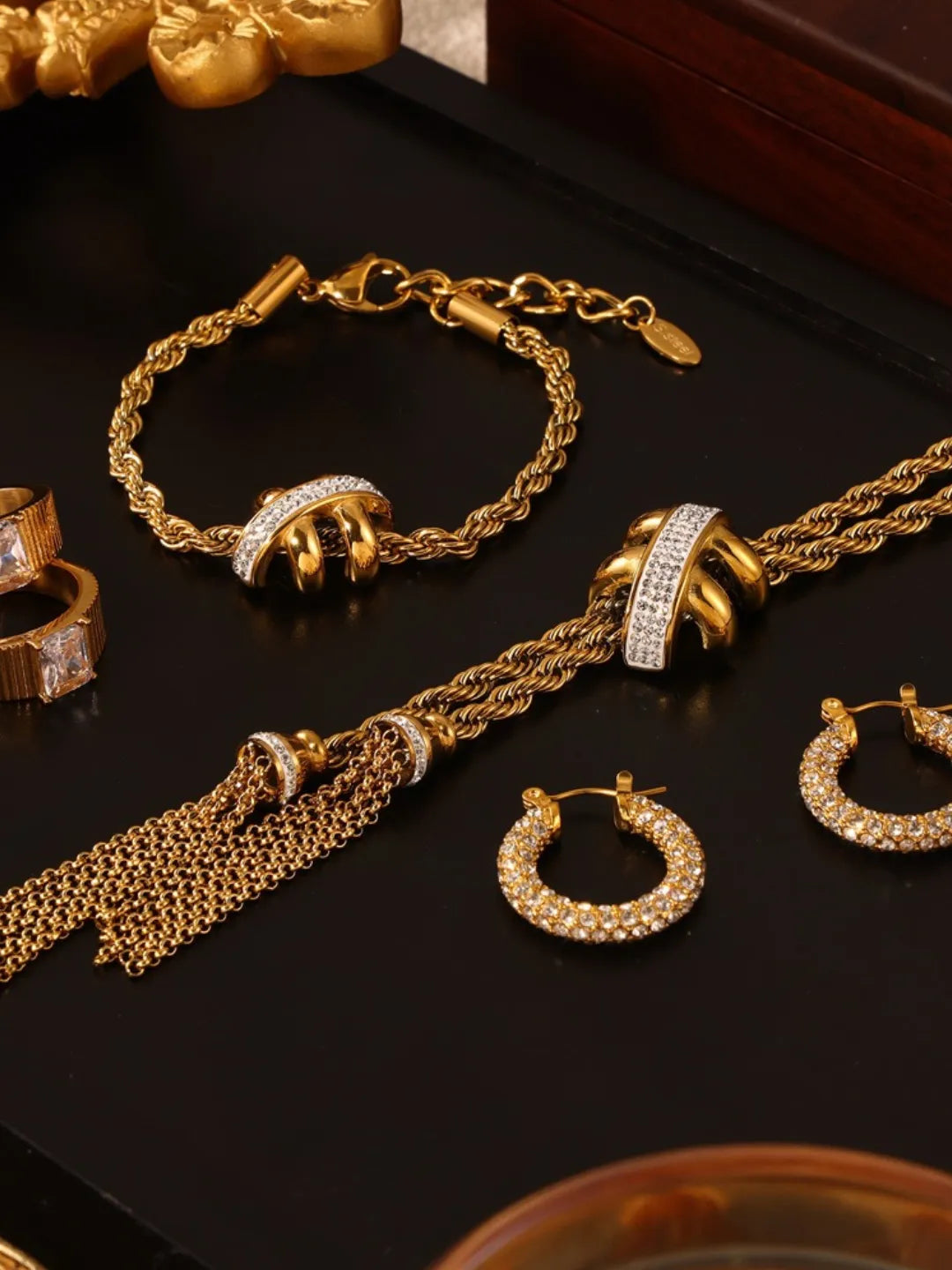 KNOT CHARM SET