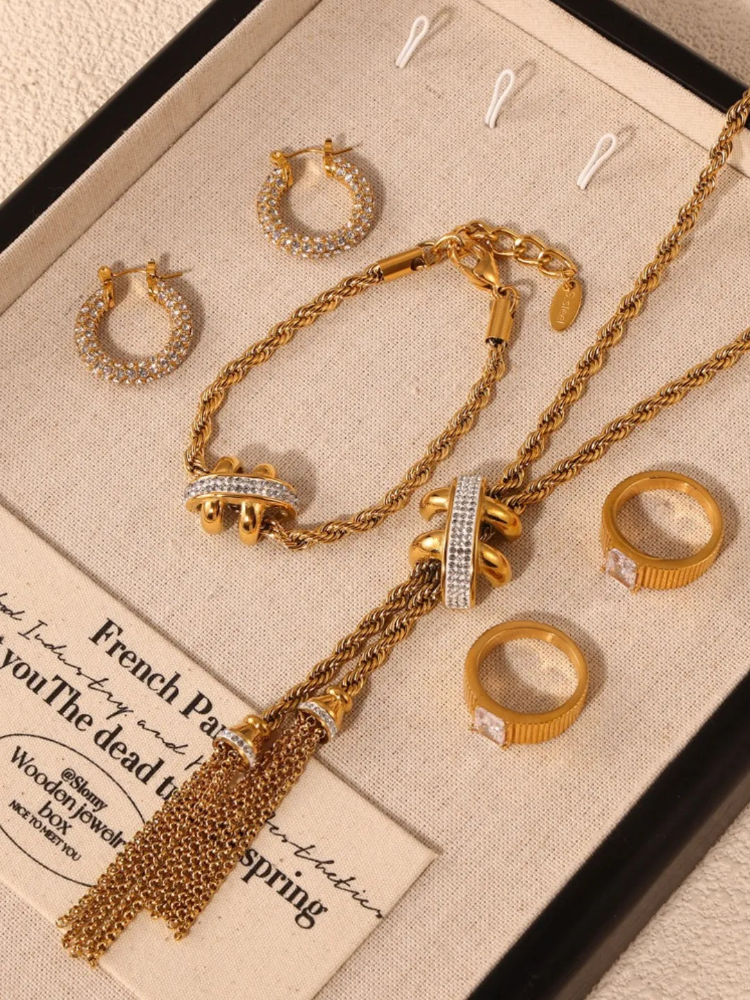 KNOT CHARM SET