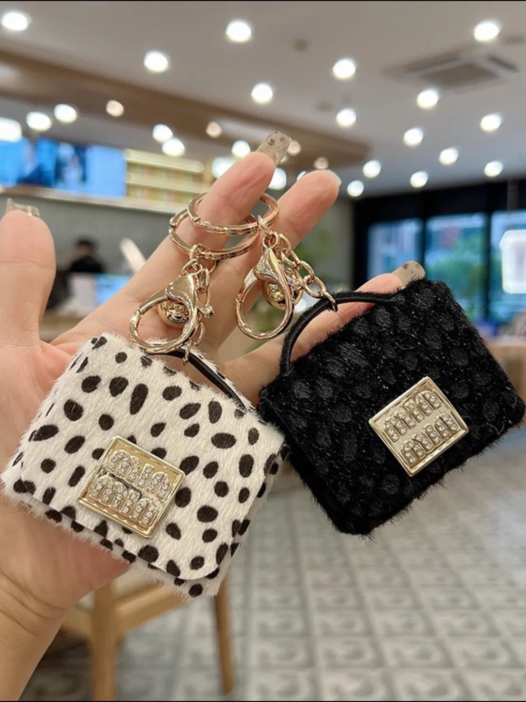 MIDNIGHT SATCHEL CHARM