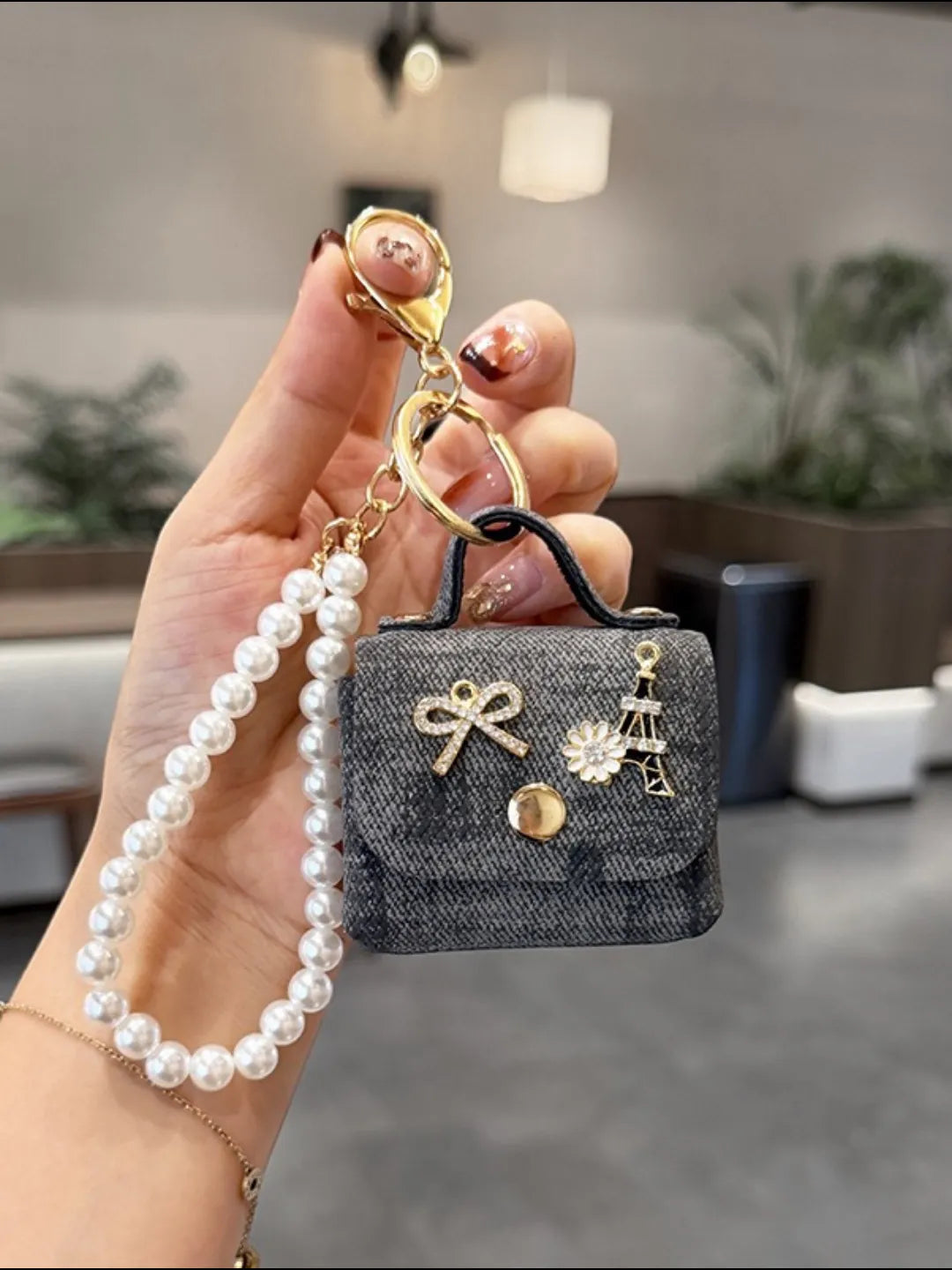 PETITE PROMENADE CHARM