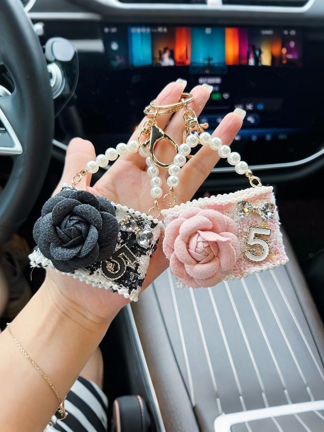 ROSETTE PURSE CHARM