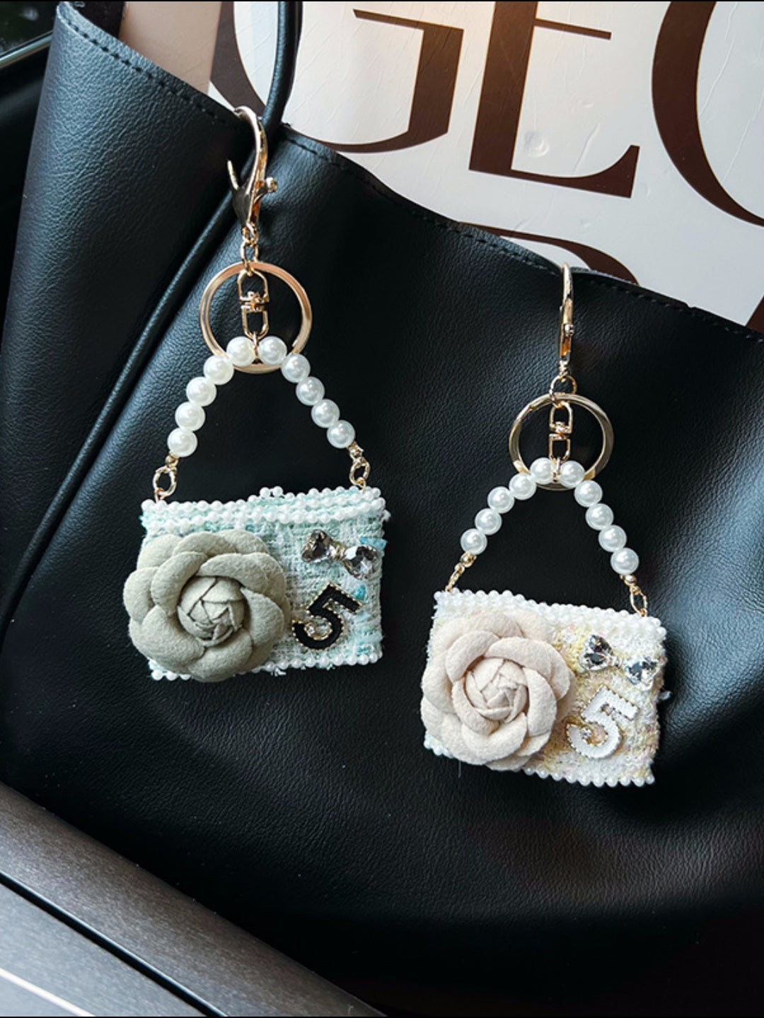 ROSETTE PURSE CHARM