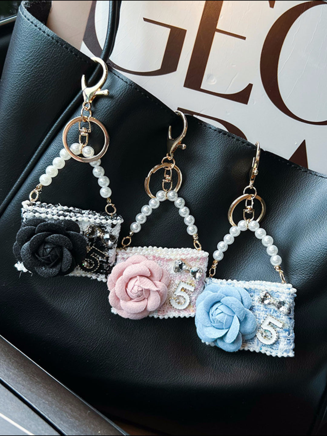 ROSETTE PURSE CHARM