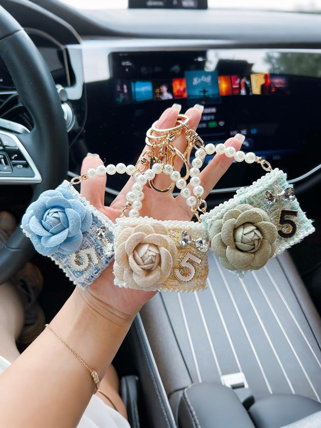ROSETTE PURSE CHARM