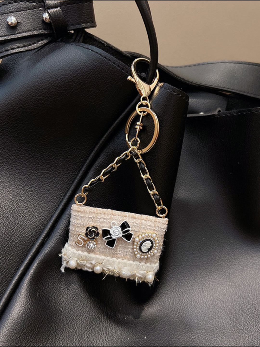 RIBBON REVERIE BAG CHARM