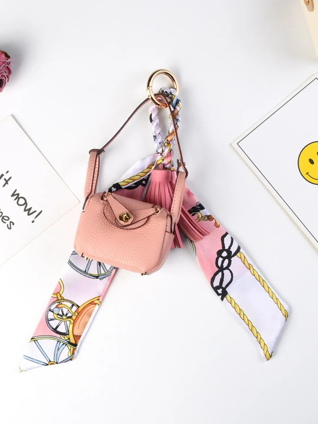 TIE CHARM