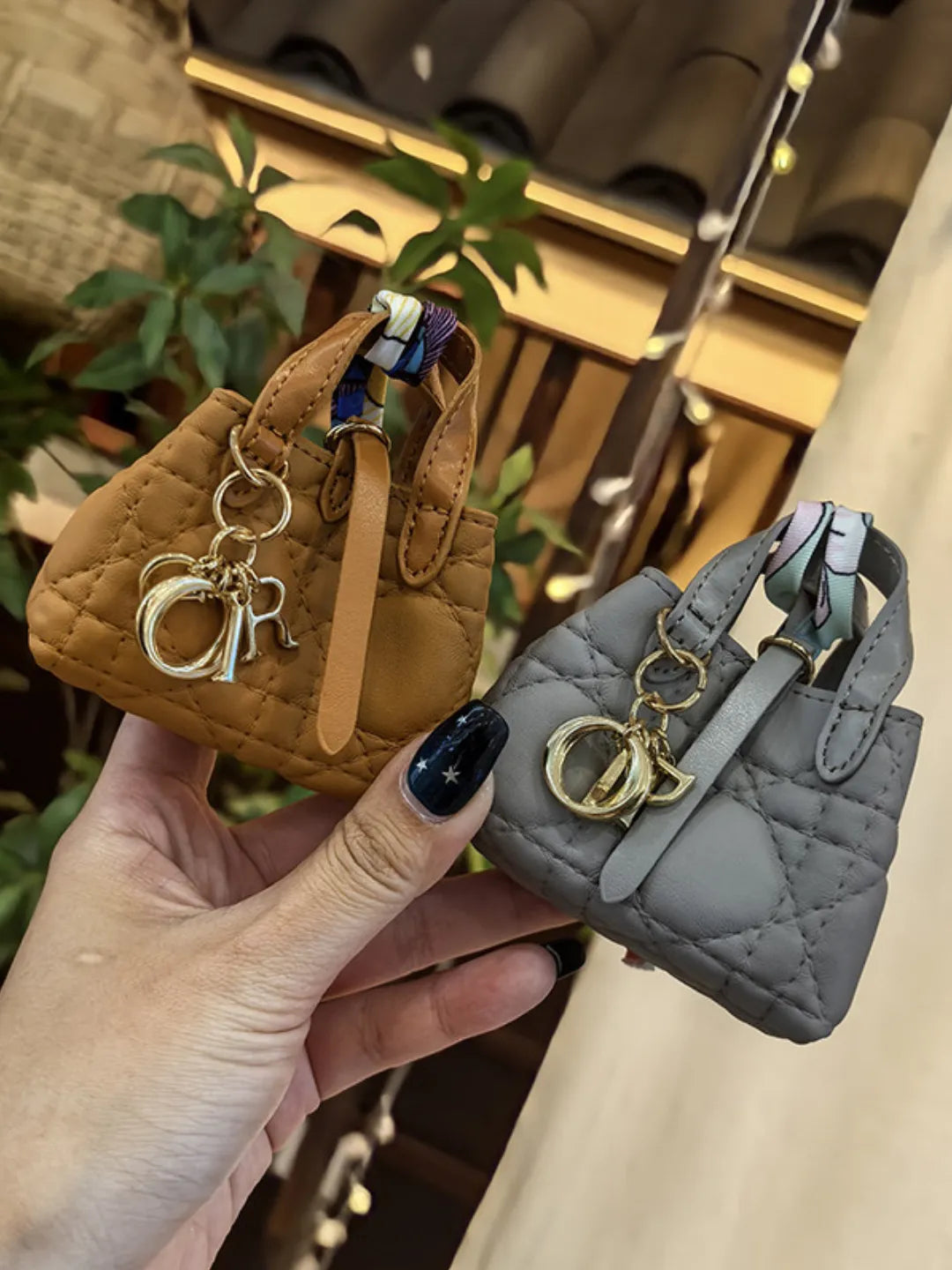 PETITE TOTE CHARM