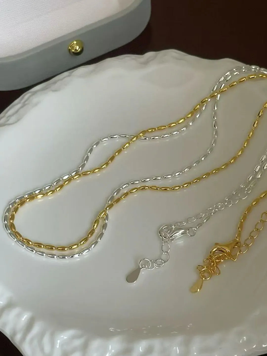 OLIVE BEAD CHAIN