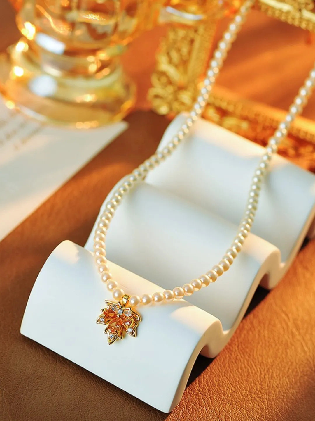 MAPLE PEARL NECKLACE
