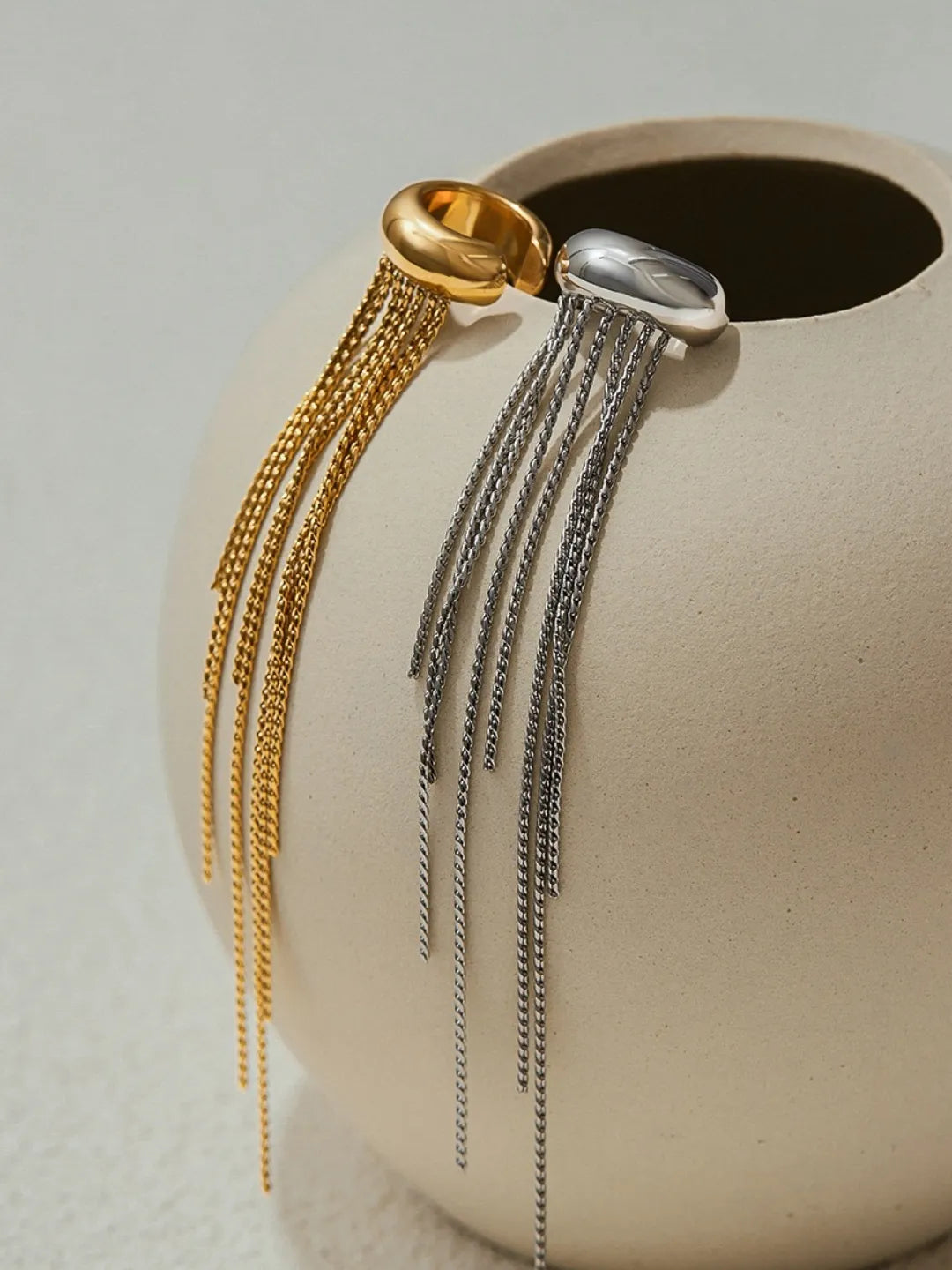 LUMI TASSEL CLIP