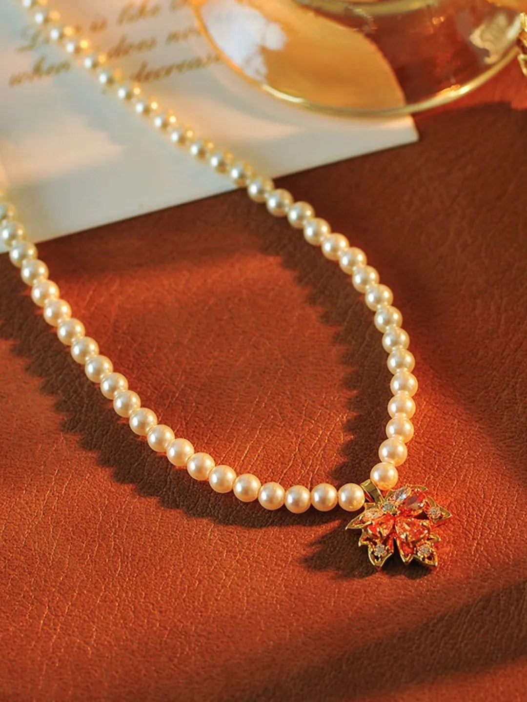 MAPLE PEARL NECKLACE
