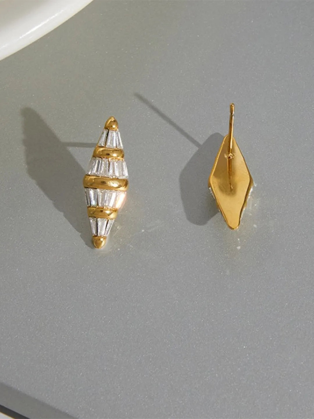 DIAMOND SHAPE STUDS