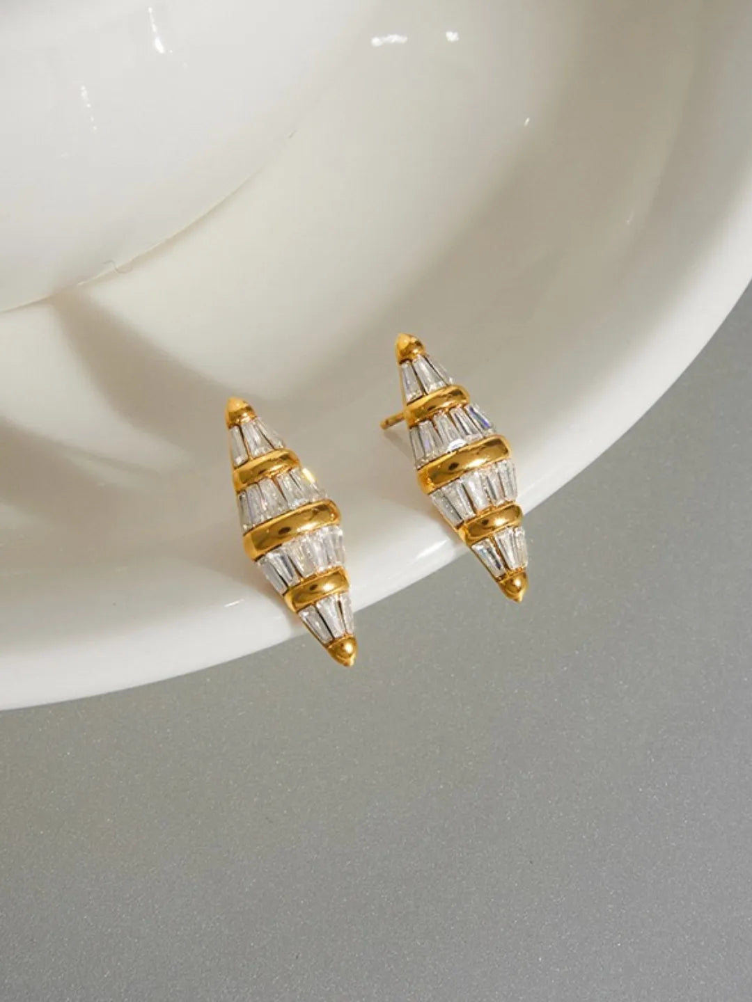 DIAMOND SHAPE STUDS
