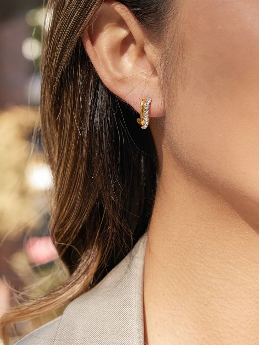 WAVE C HOOP EARRINGS