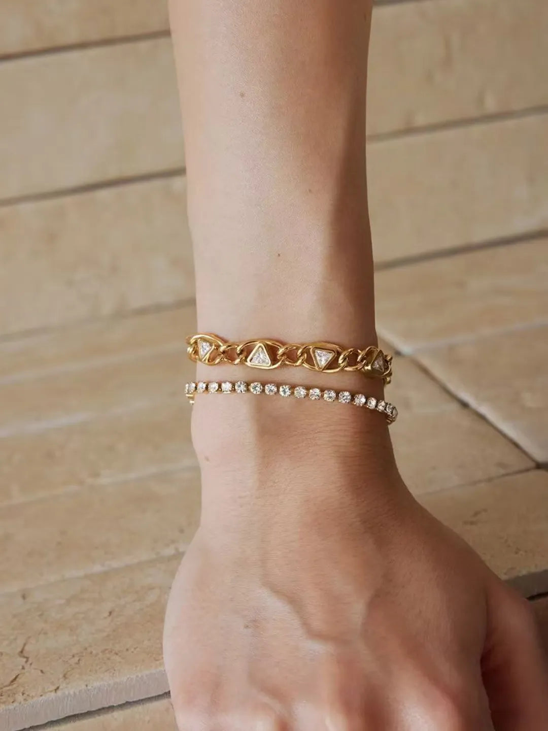 AVA TRIANGLE BRACELET
