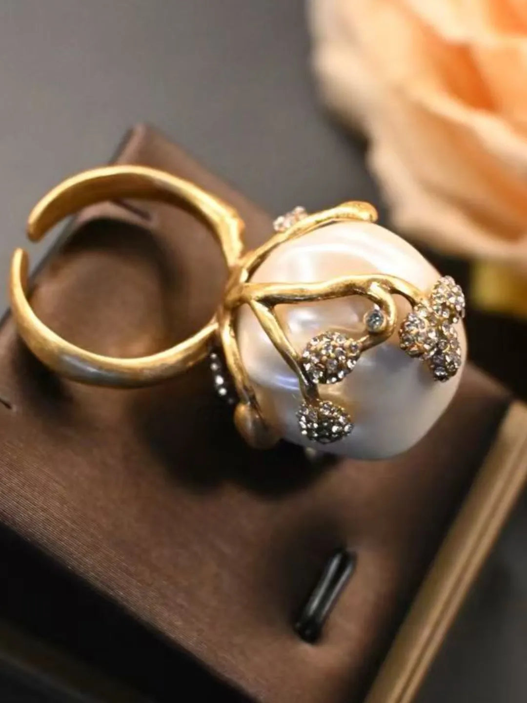 VINTAGE BAROQUE STUDS
