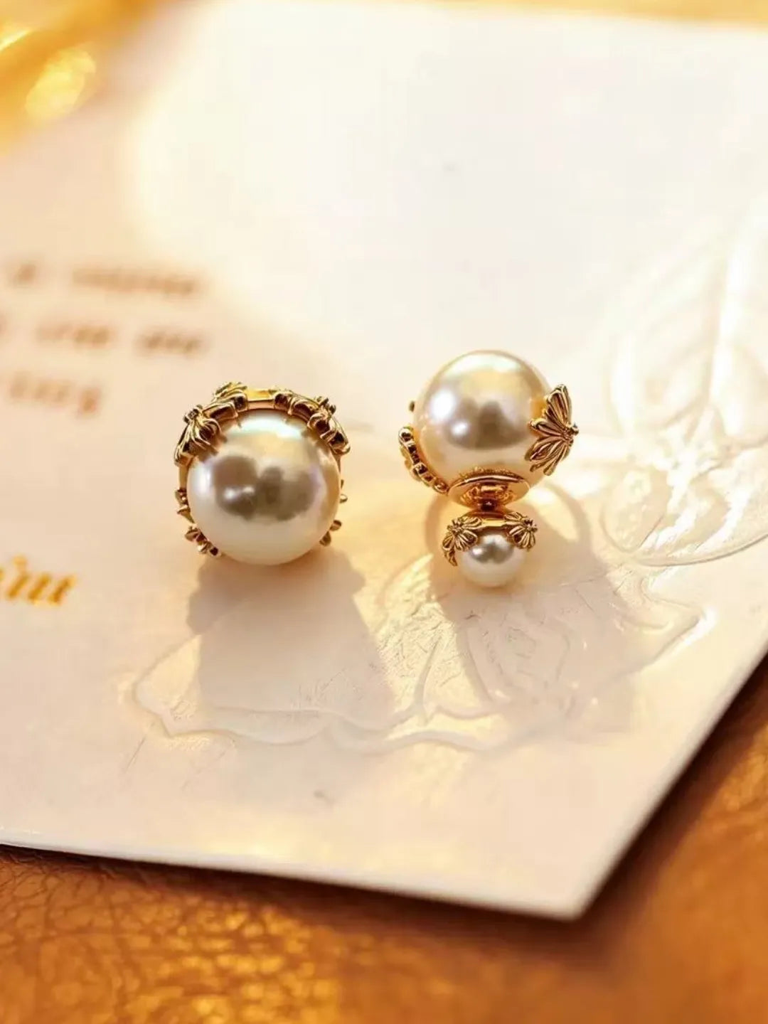 VINTAGE PEARL STUDS