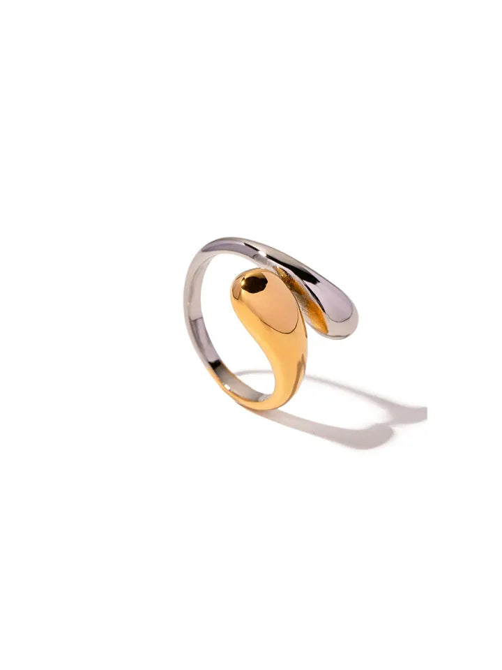CHUNKY CROSSOVER RING