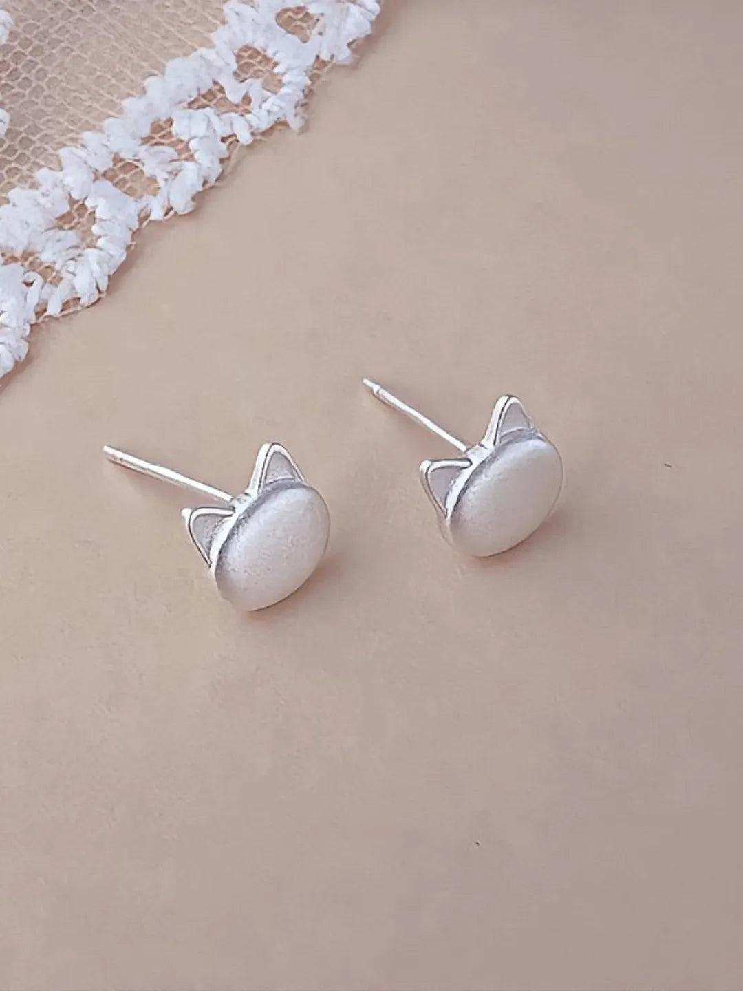 MATTE CAT STUDS