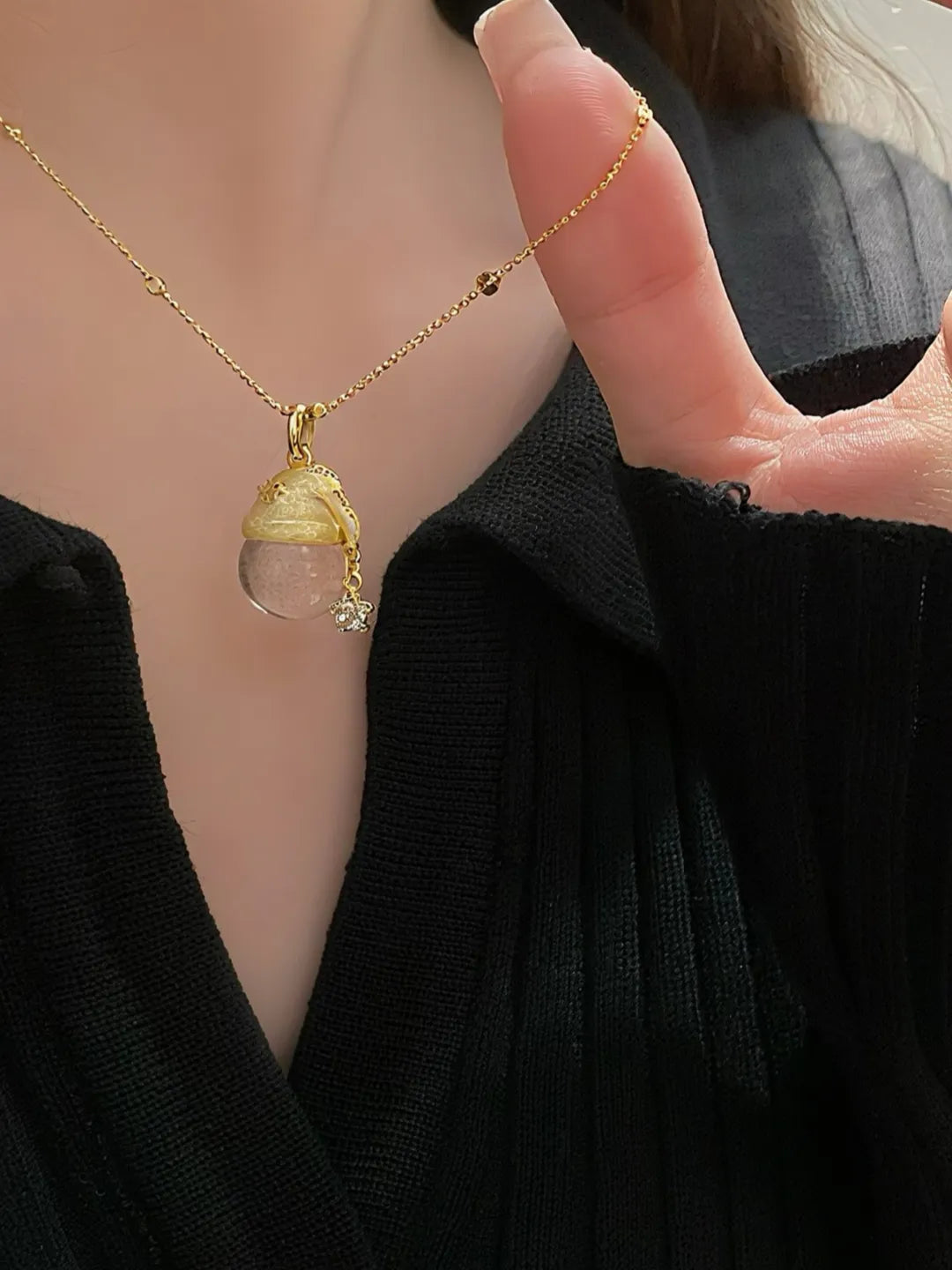SOFT FROST HAT PENDANT