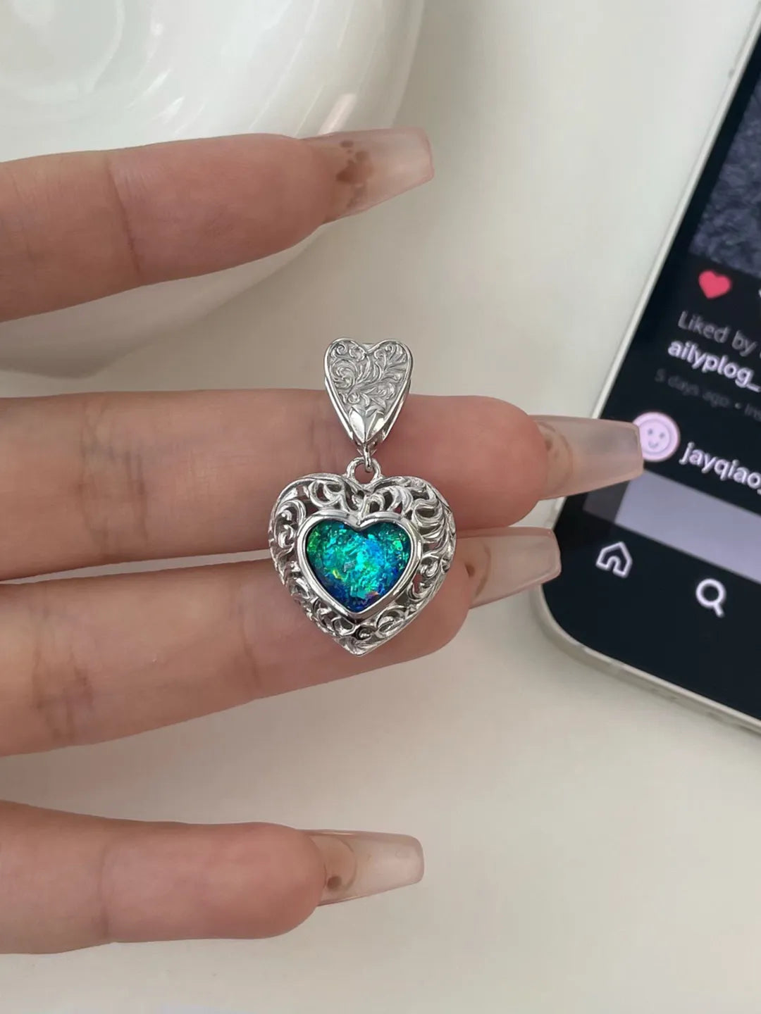 ORNATE HEART PENDANT