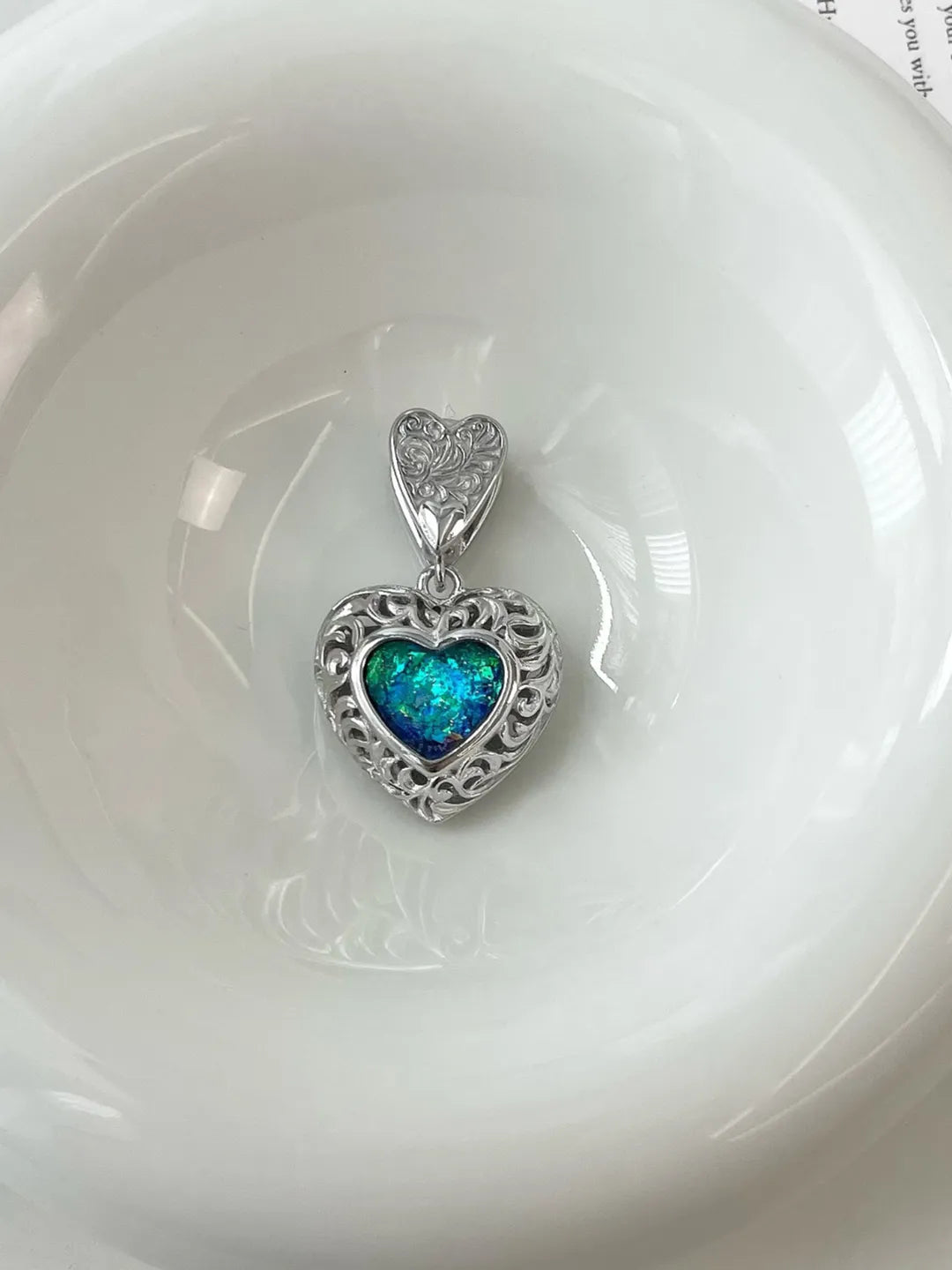 ORNATE HEART PENDANT
