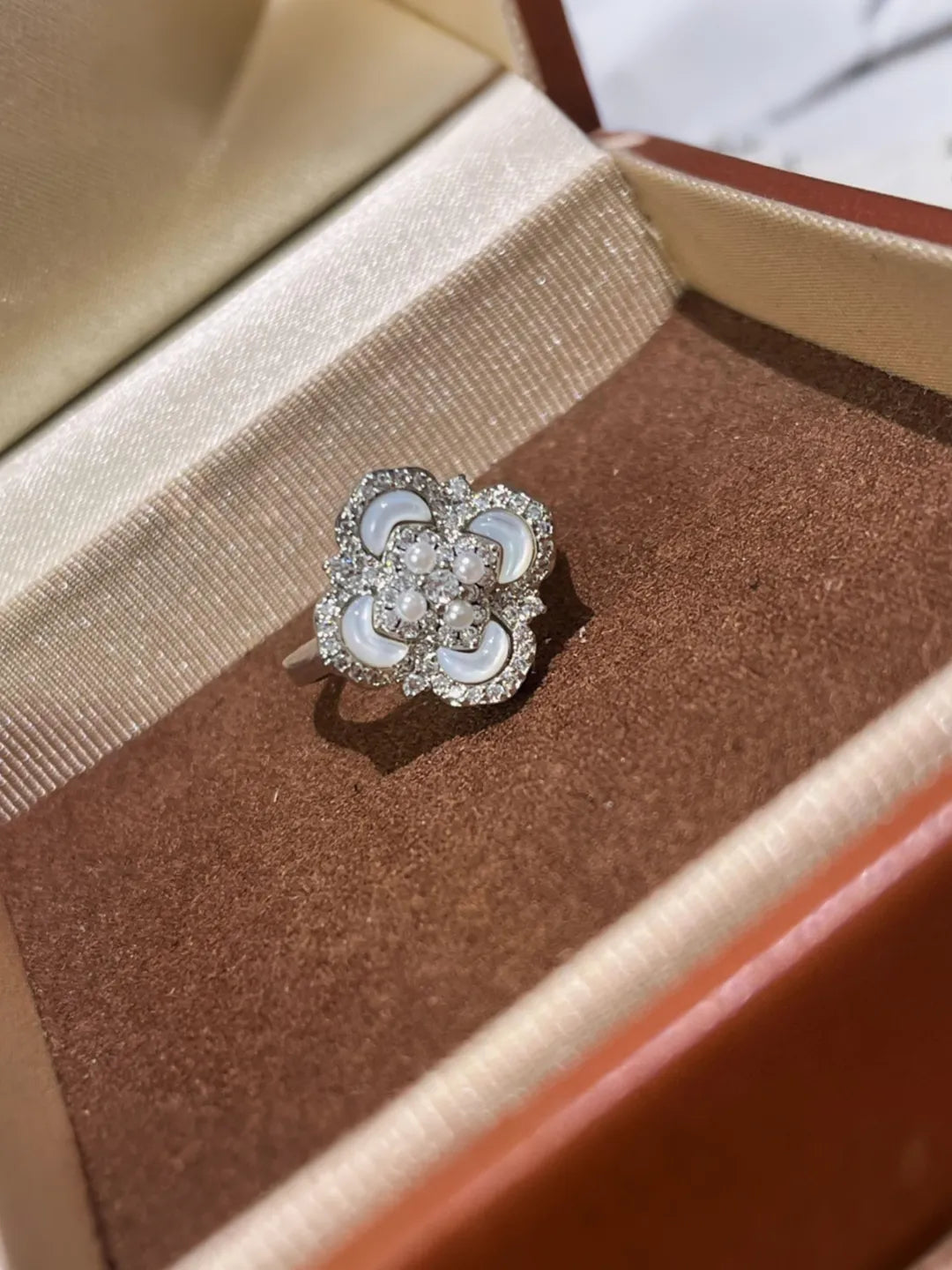 PEARL CLOVER SET
