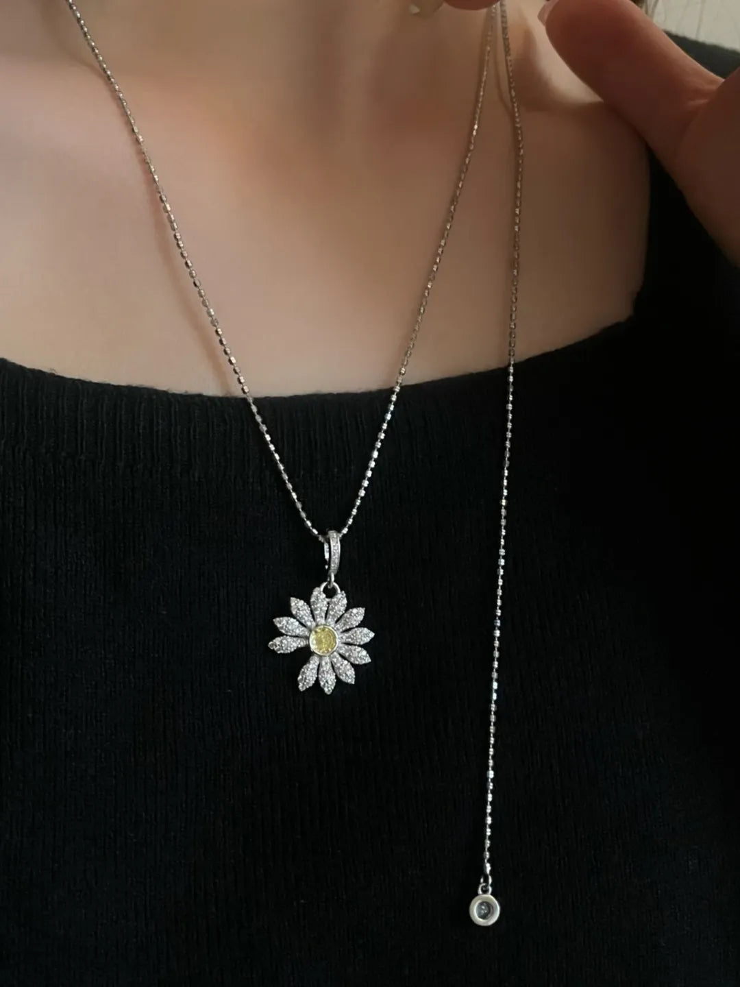 PAVE DAISY PENDANT